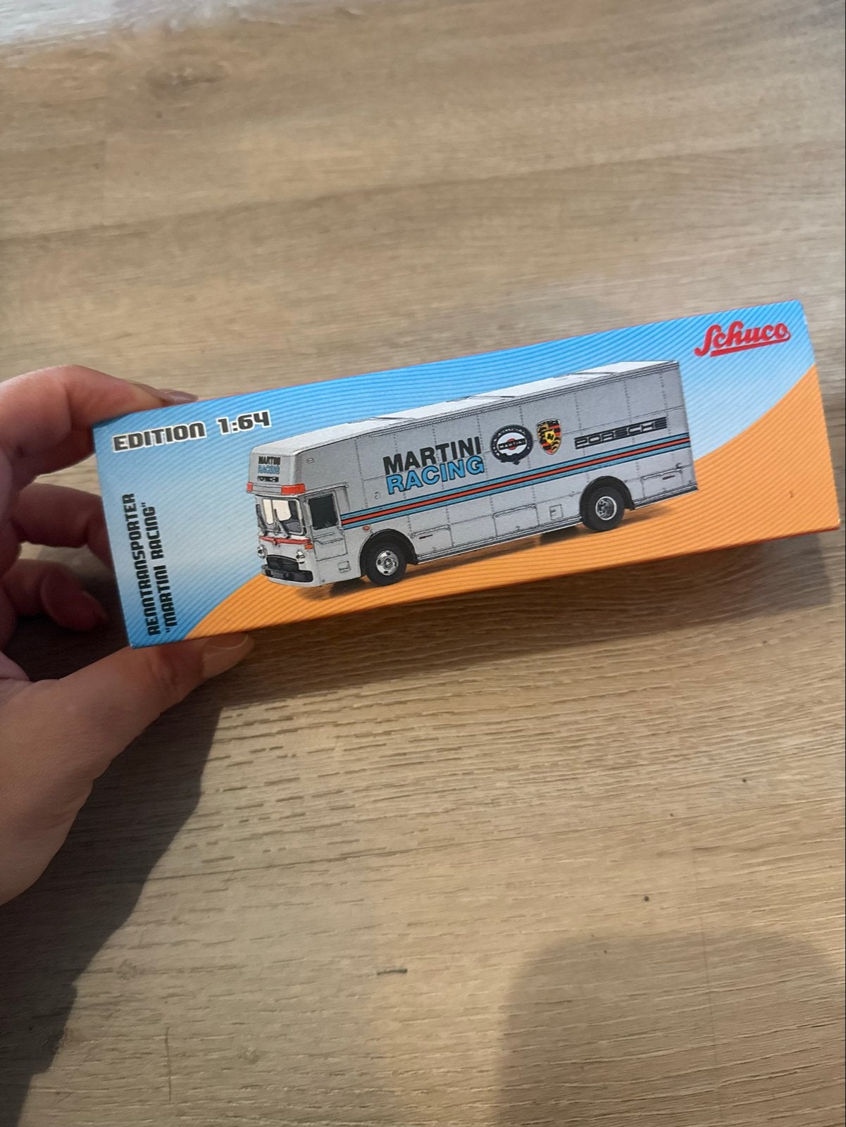 Schuco Edition 1:64 Martini Racing Rennentransporter, Ophalen of Verzenden, Nieuw, Bus of Vrachtwagen