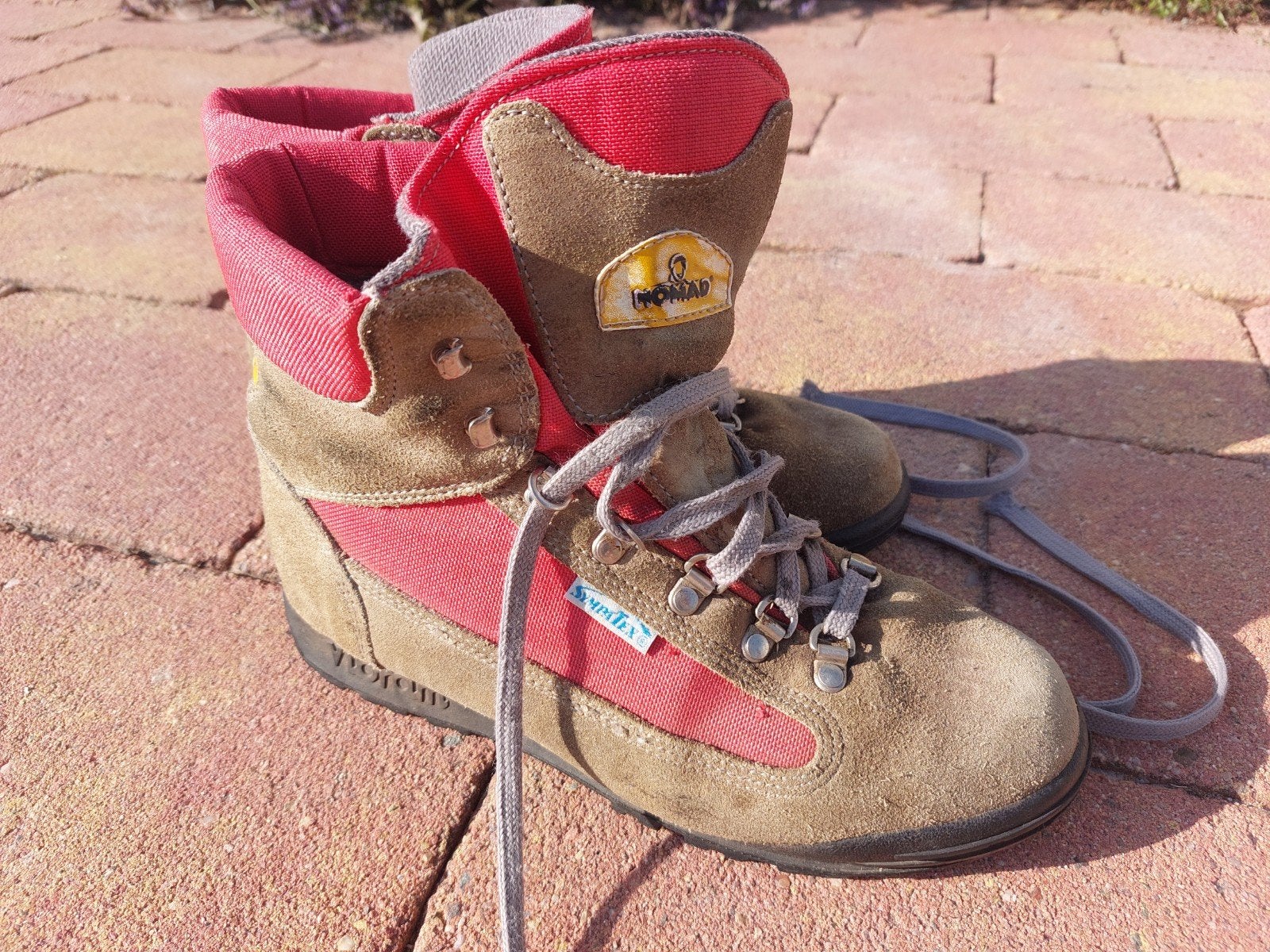 Nomad wandelschoenen maat 40 - SympaTex Vibram zolen, Ophalen of Verzenden, Gebruikt, Schoenen