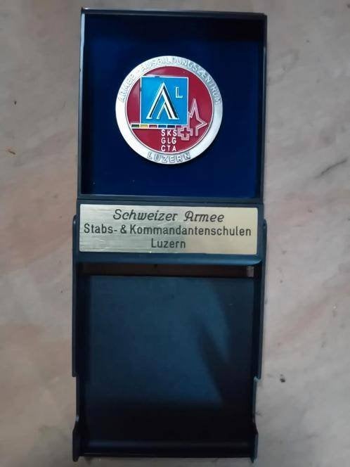 Badge opleiding centrum Zwitserse leger luzerne, Ophalen of Verzenden, Landmacht, Overige gebieden, Embleem of Badge