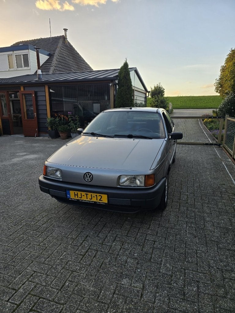 Volkswagen Passat 1.8 CL, Voorwielaandrijving, Stof, 4 cilinders, 1148 kg