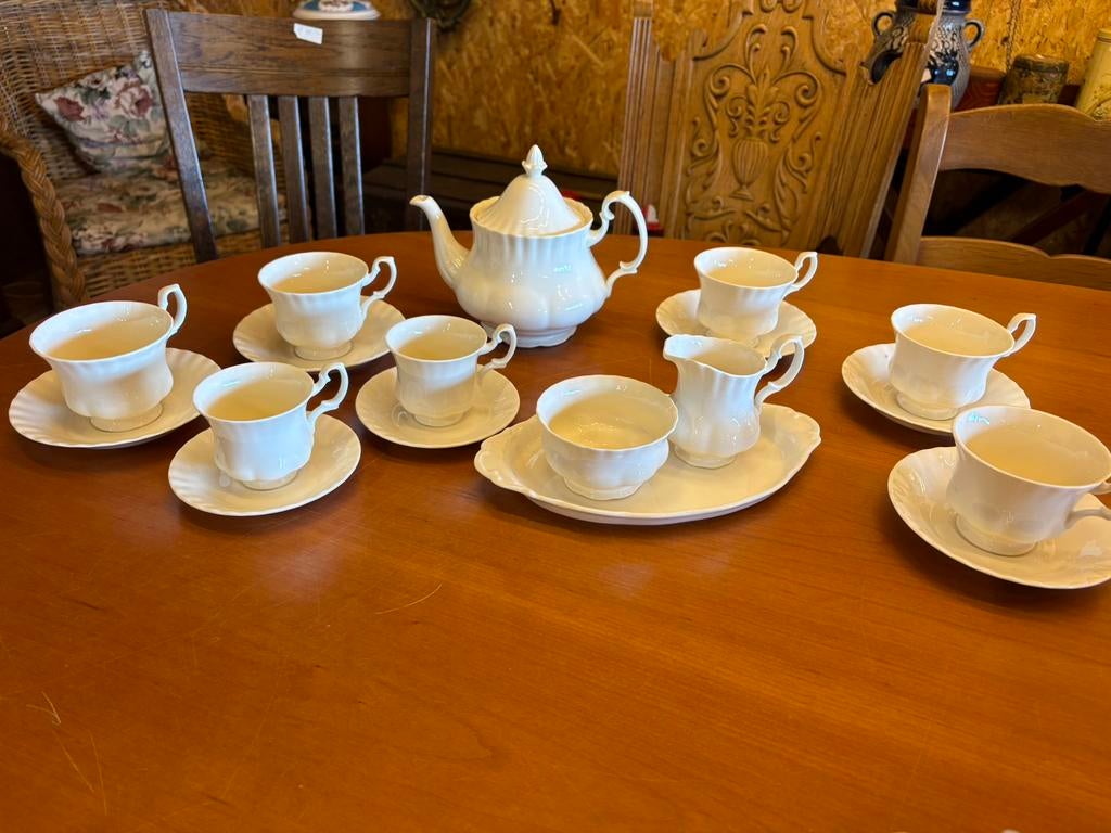 Royal albert affinity servies, Antiek en Kunst, Antiek | Servies compleet, Ophalen of Verzenden