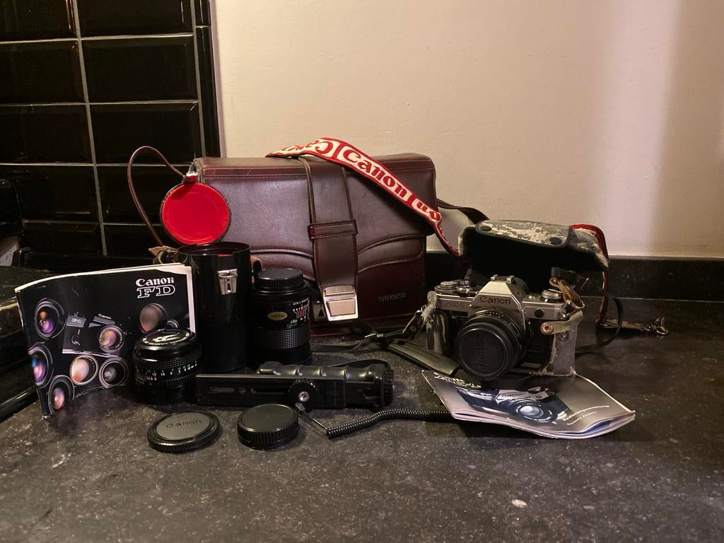 Canon AE-1 Spiegelreflexcamera met accessoires, Audio, Tv en Foto, Fotocamera's Analoog, Ophalen of Verzenden, Gebruikt, Spiegelreflex