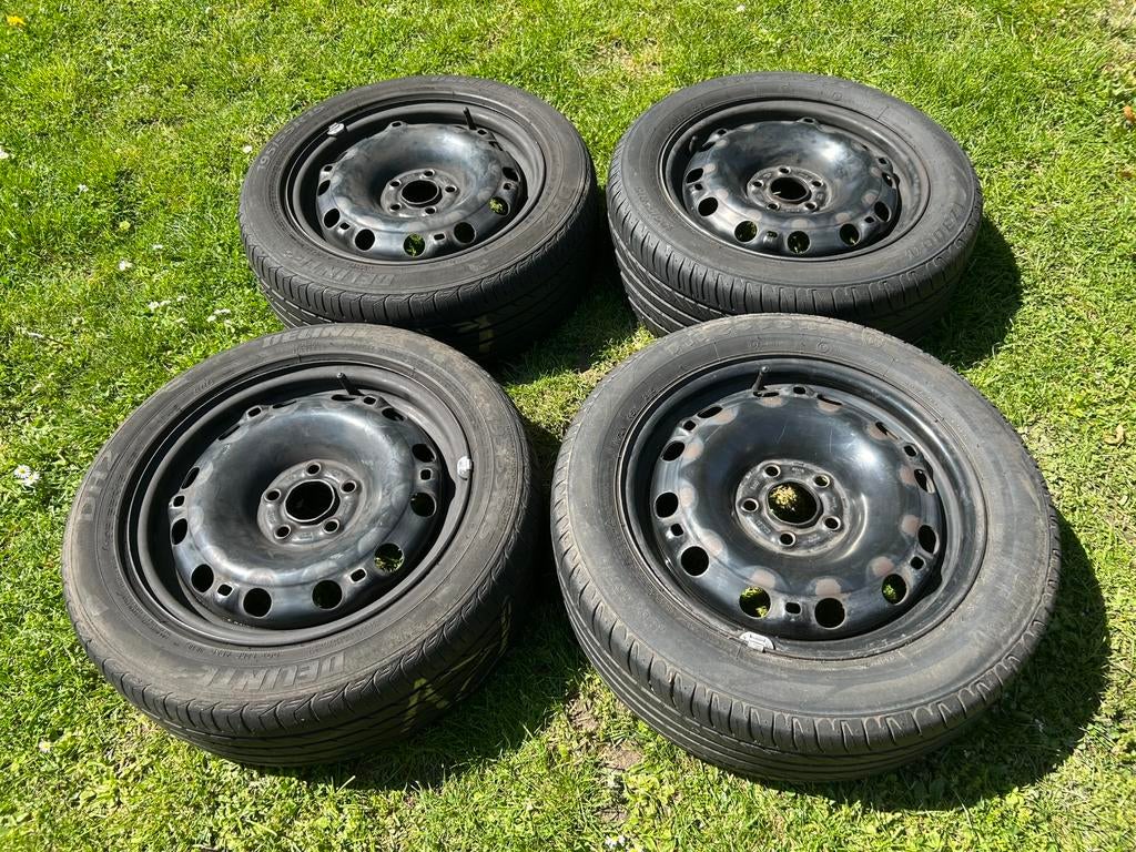 VW Polo zomerbanden, dakdragers, wieldoppen en hoedenplank, Ophalen, 15 inch, Banden en Velgen, 195 mm