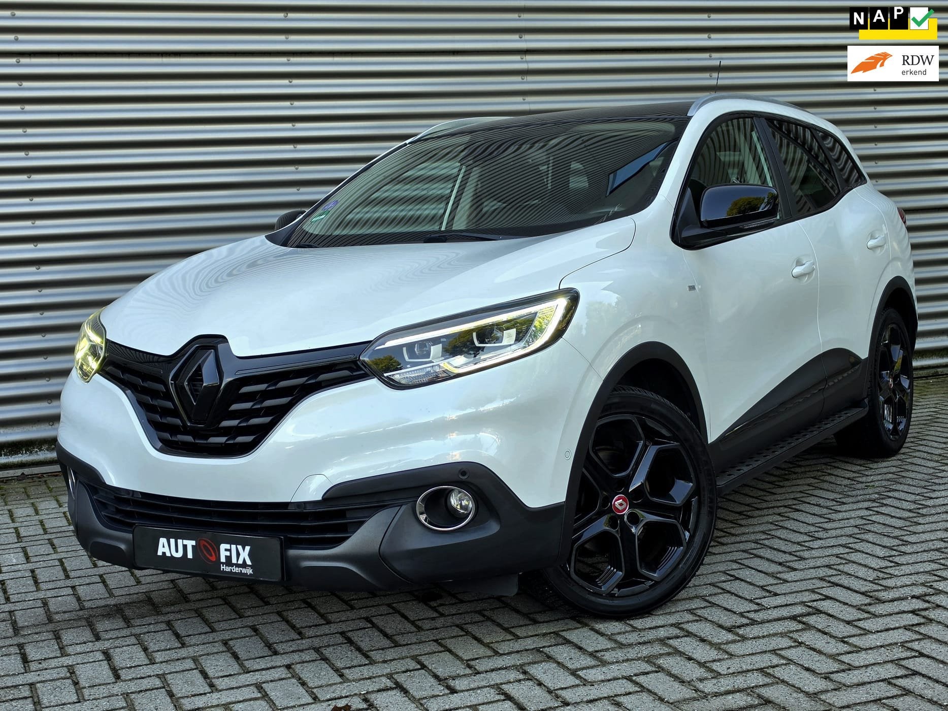 Renault Kadjar 1.2 TCe Extase / Nieuwe ketting / LED / PANO, Auto's, Voorwielaandrijving, Kadjar, Gebruikt, 4 cilinders