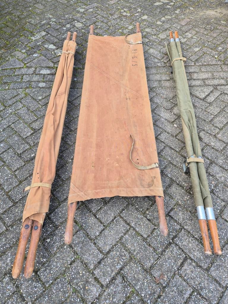 3x Brancard uit oorlogstijd - Militair verzamelobject, Ophalen