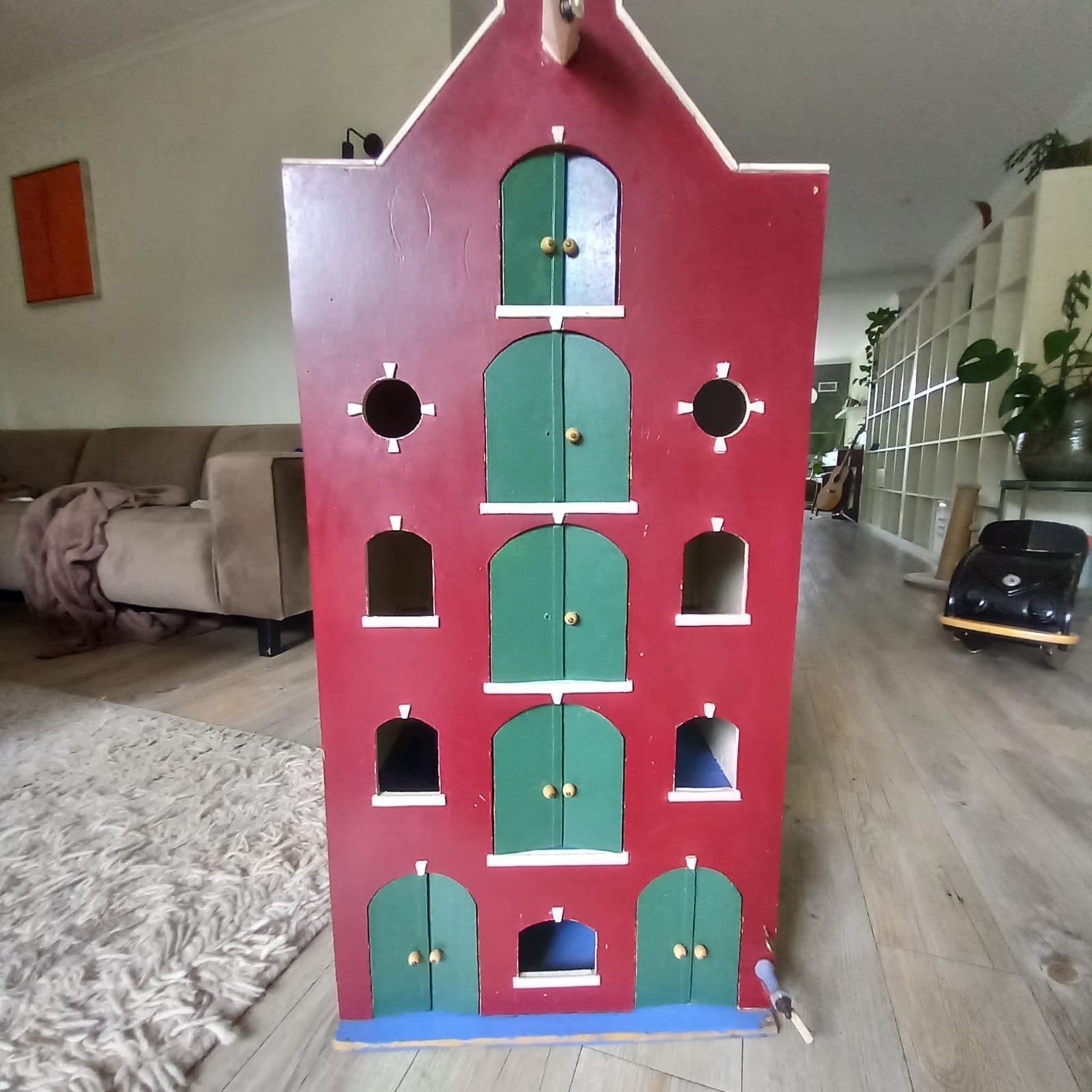 pakhuis/poppenhuis met attributen divers, Ophalen, Poppenhuis