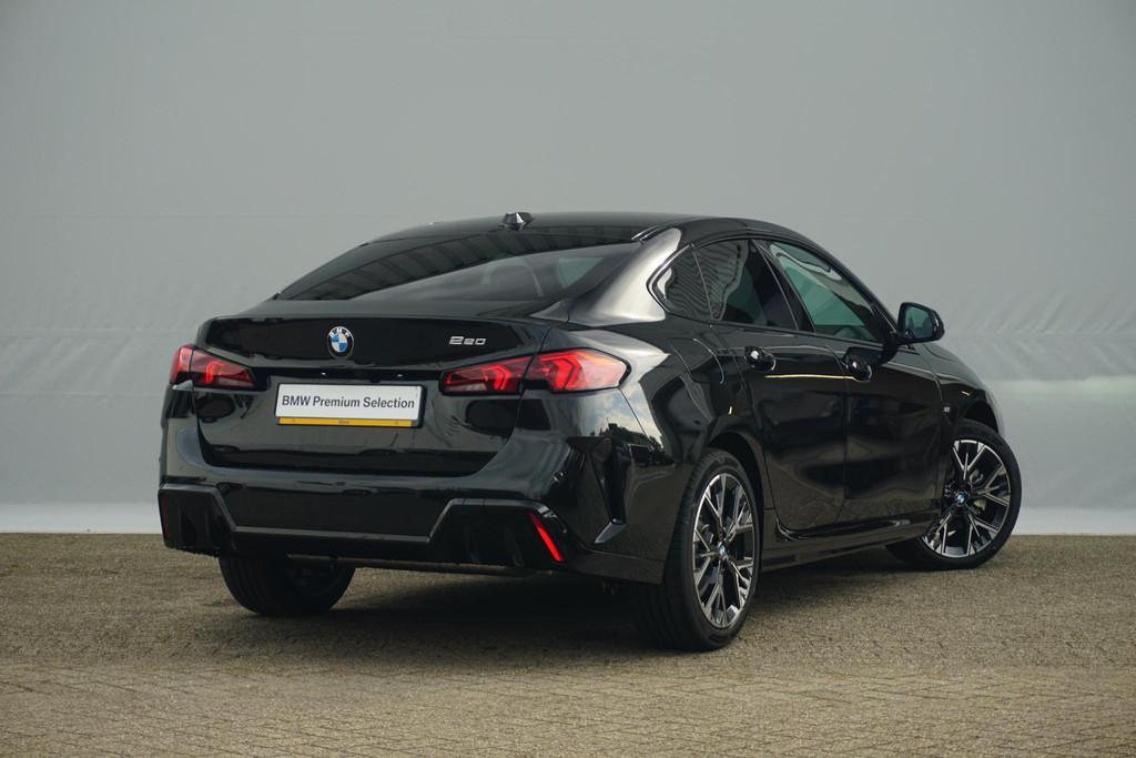 BMW 2 Serie Gran Coupé 220 M Sport Design 18'' / Stuurwielr, Auto's, Euro 6, Met garantie (alle), Zwart, Origineel Nederlands