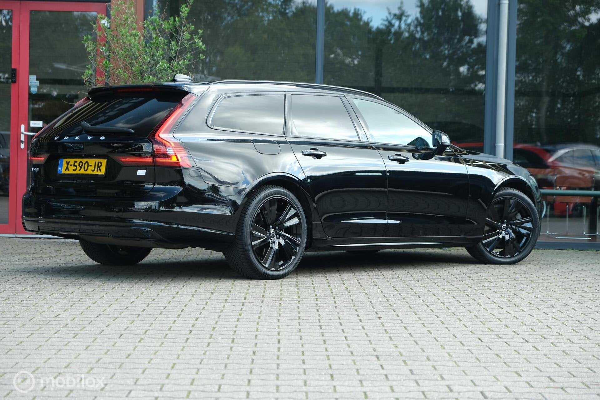 Foto 53 van Volvo V90 2.0 T8 AWD R-Design | Stoel en stuurwielverwarming