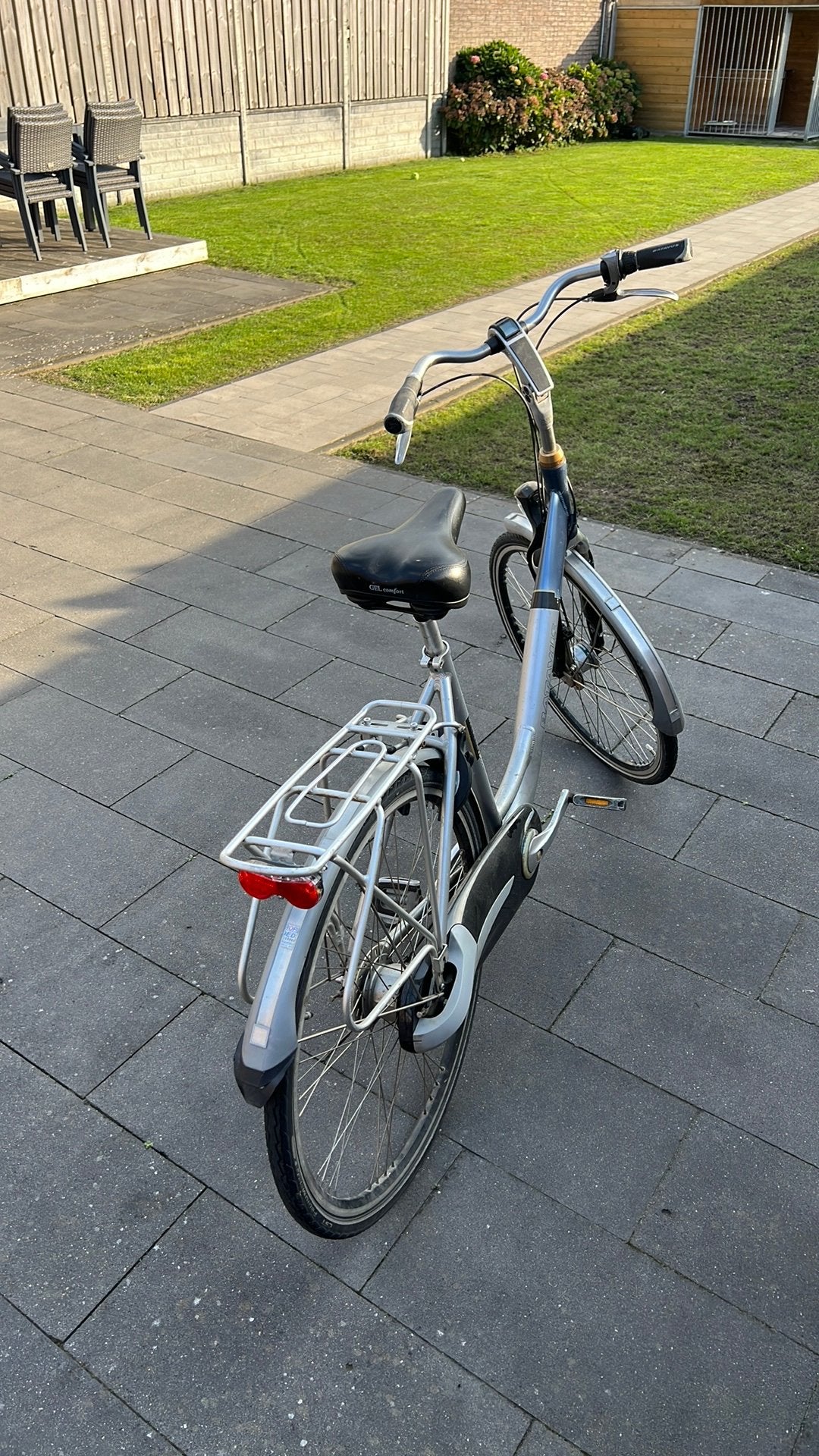 Foto 7 van Nette batavus damesfiets