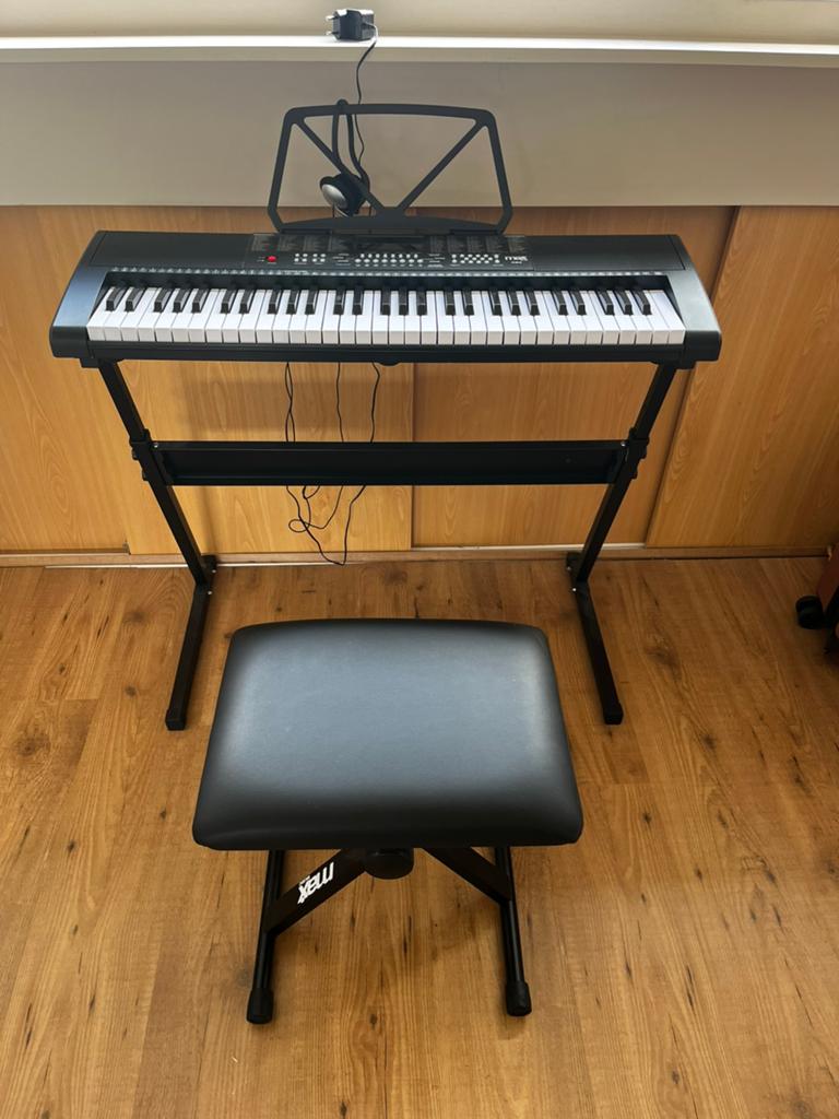 Max Music KB4 Elektrisch Keyboard, 61 toetsen, Zo goed als nieuw, Met standaard, Ophalen