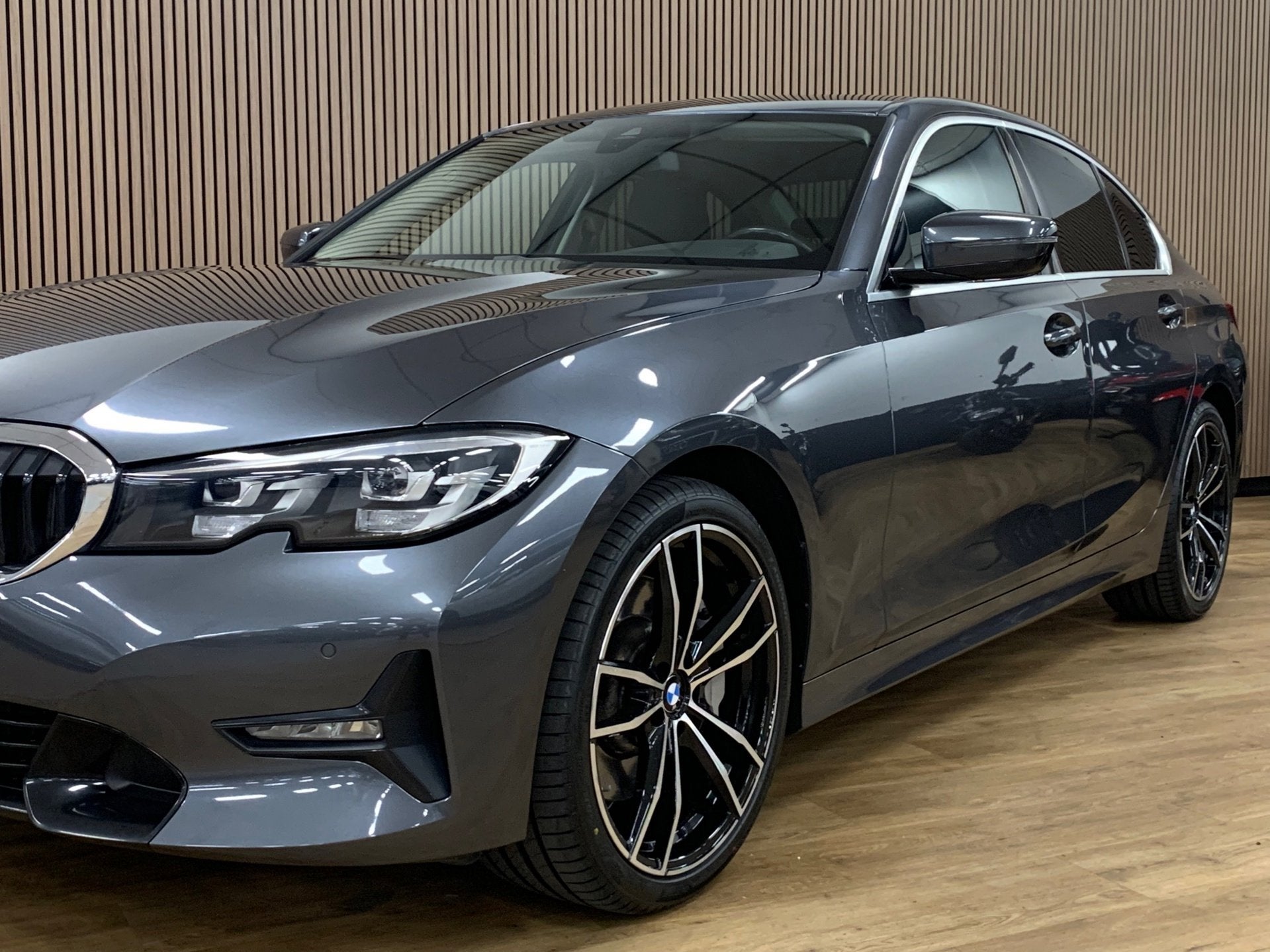 BMW 3-serie 330i High Executive|Automaat|Nieuwstaat|Dealeron, Automaat, 1998 cc, Gebruikt, 4 cilinders