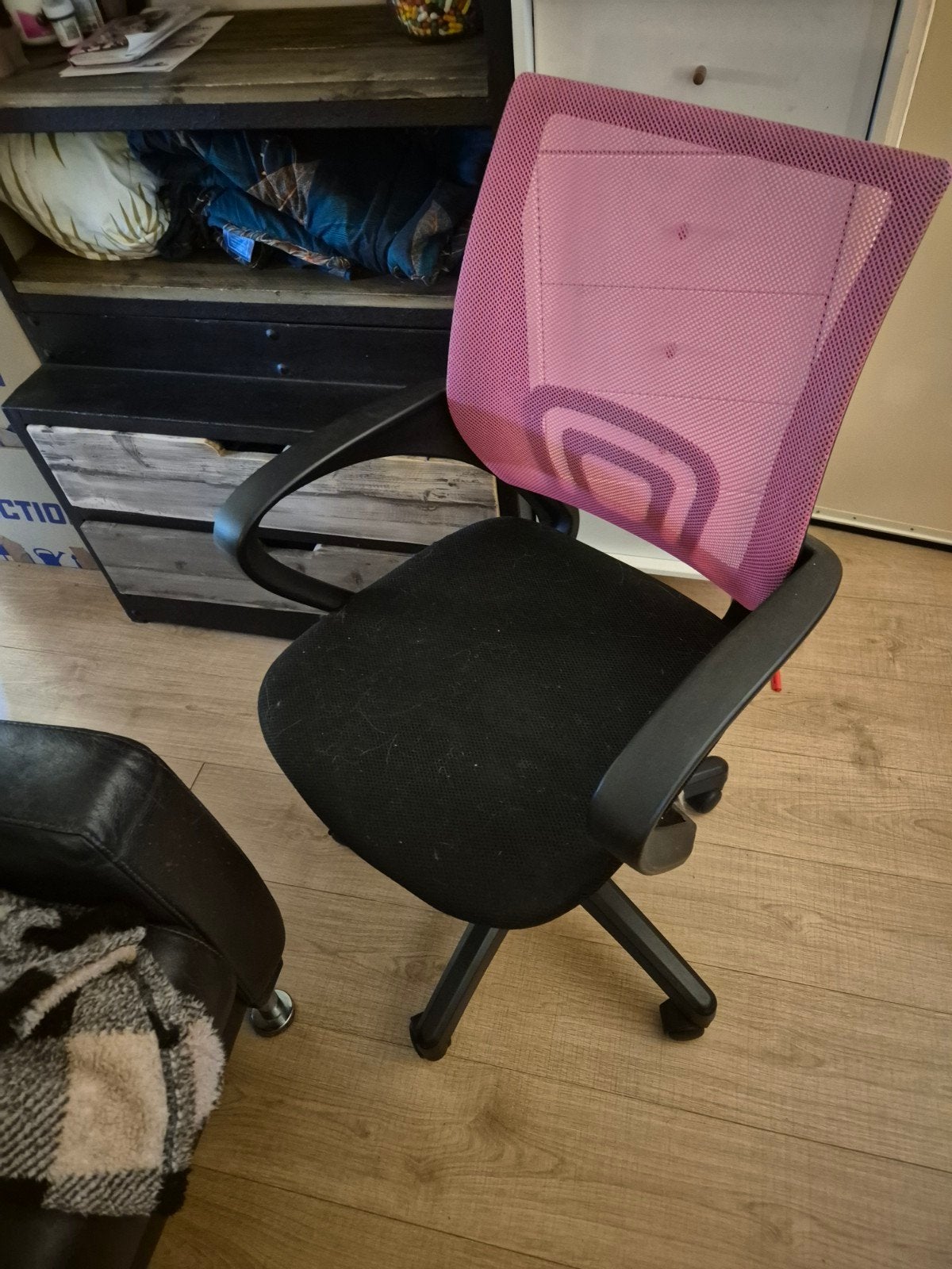 Bureaustoel - Comfortabel en Stijlvol, Ophalen, Gebruikt, Roze, Bureaustoel