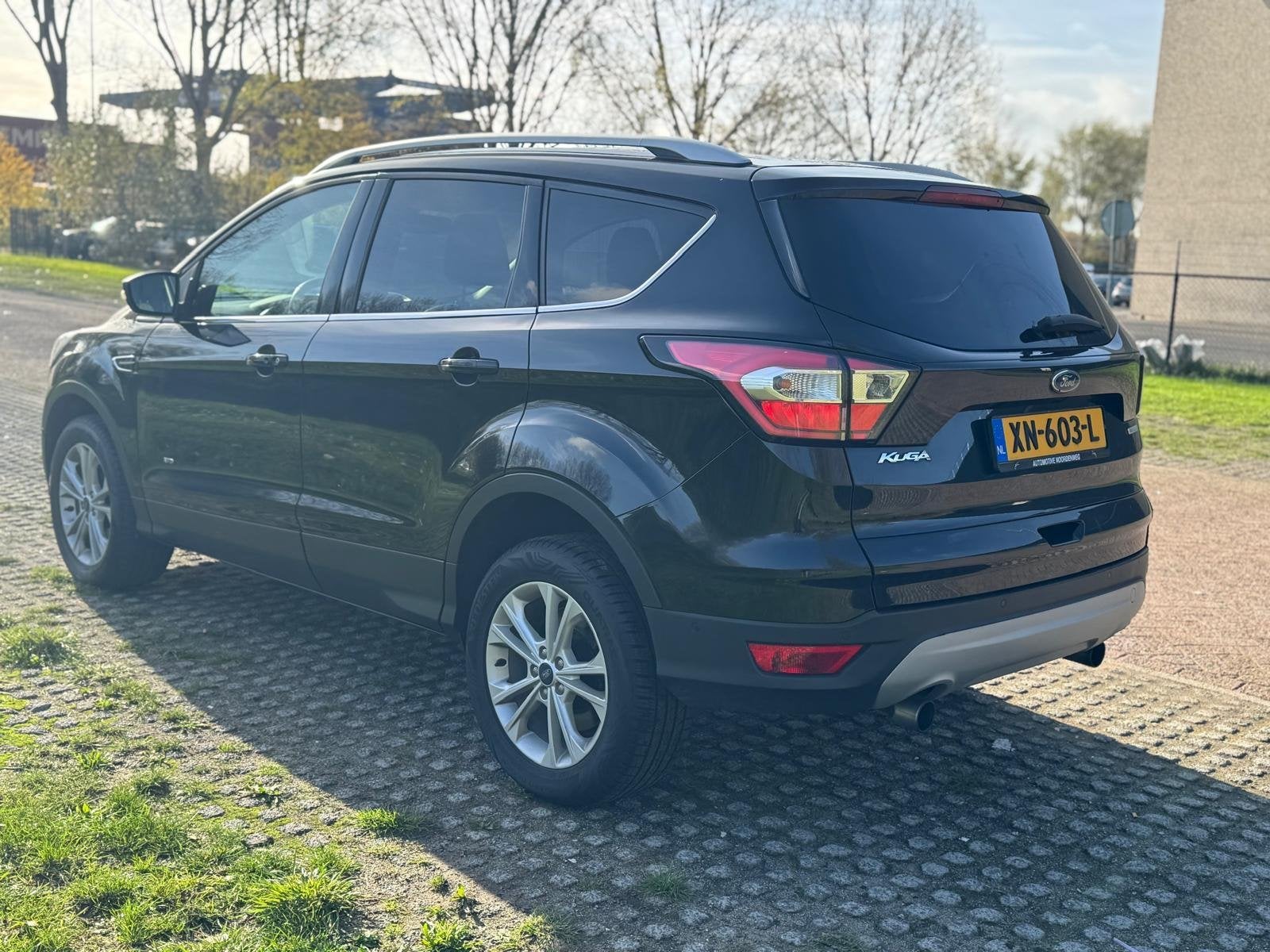Ford Kuga 1.5 EcoBoost ST Line LED / XENON / 1 JAAR GARANTIE, Auto's, Ford, 4 cilinders, 1850 kg, 1586 kg, Zwart
