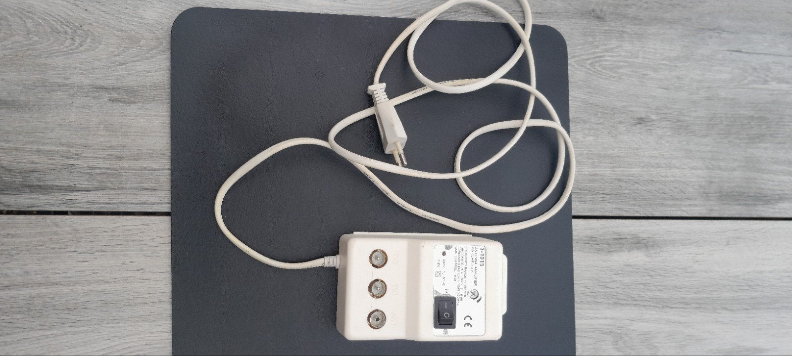 Antenneversterker 3-1015 FM/VHF/UHF, Ophalen of Verzenden, Gebruikt, Minder dan 2 meter, Overige kabels