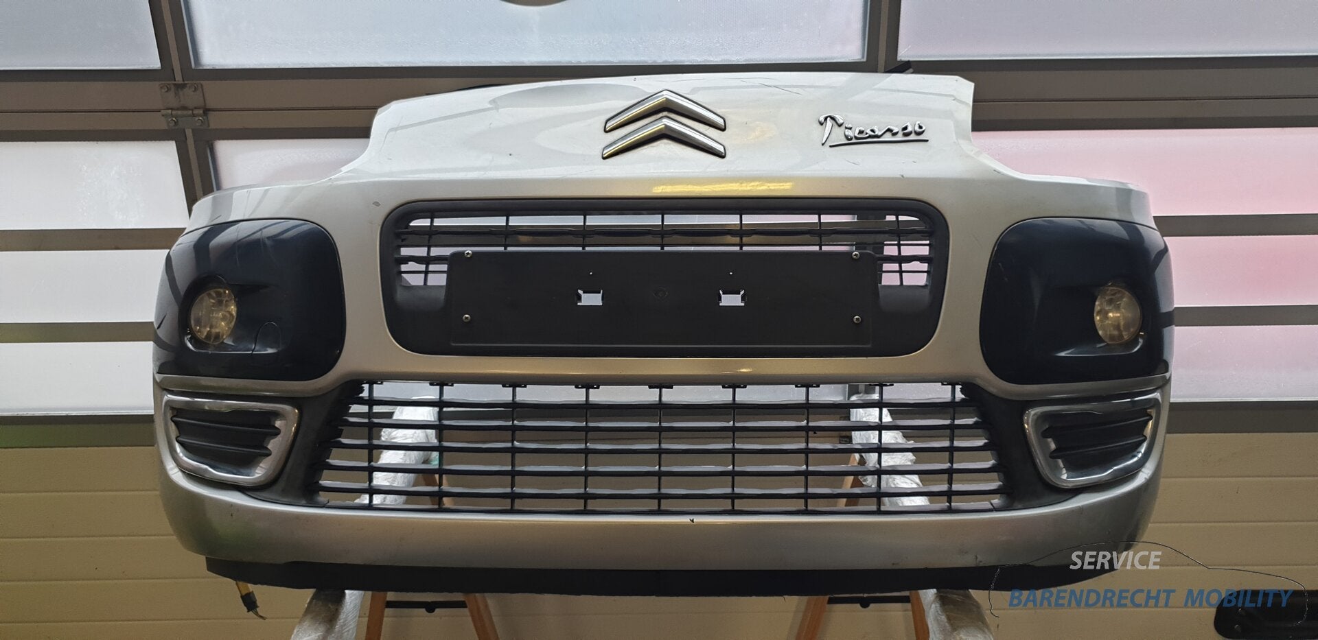 Voorbumper met grille Citro n C3 Picasso zilver origineel ge, Gebruikt, Citroën, Ophalen of Verzenden, Bumper
