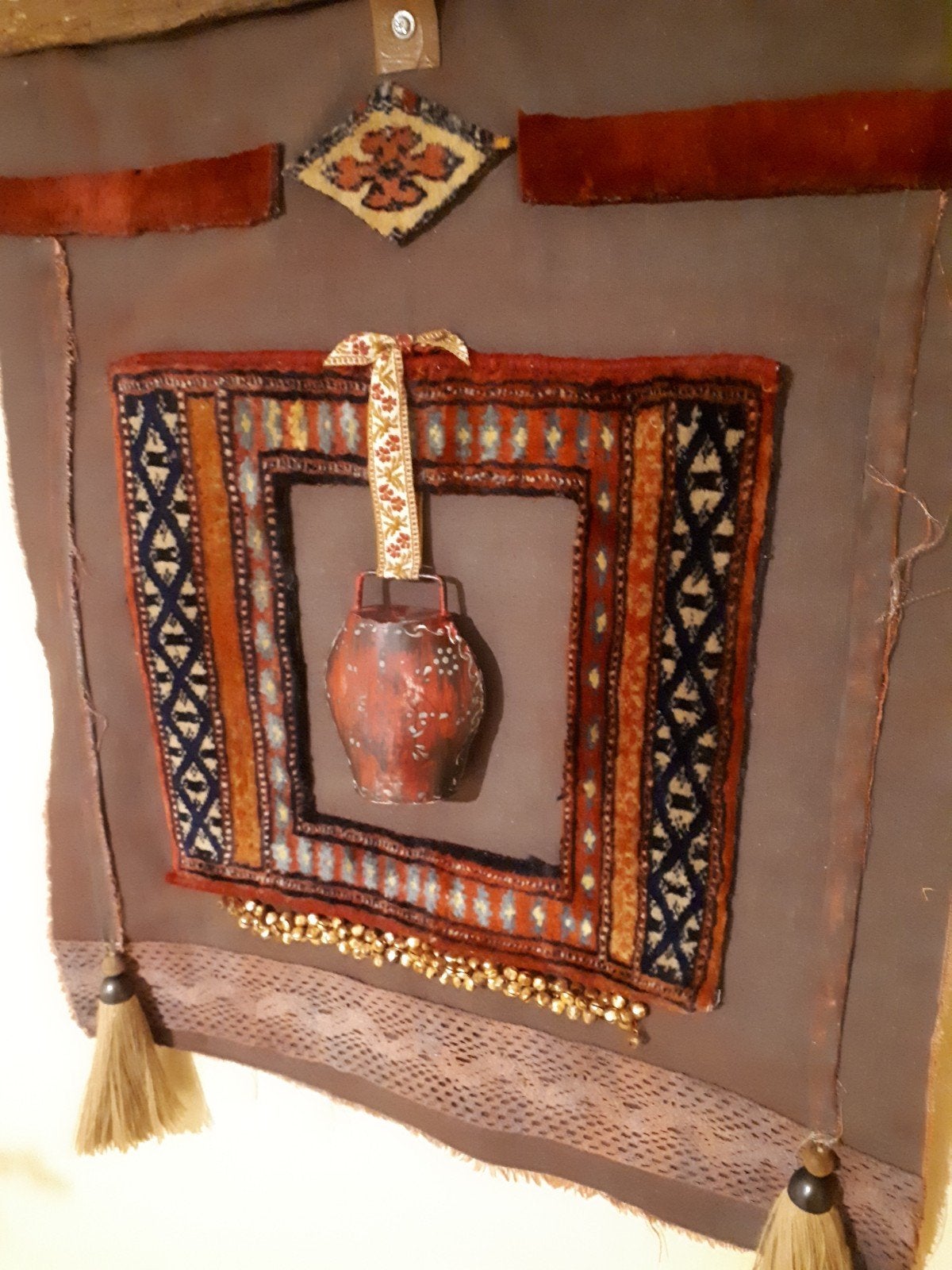 Wandkleed met delen perzische kleed en koebel, Ophalen of Verzenden
