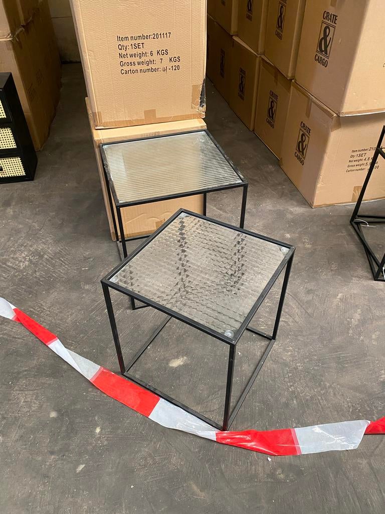 Part Set van 2 Nieuwe Glazen Bijzettafels, Huis en Inrichting, Tafels | Bijzettafels, 45 tot 60 cm, Minder dan 55 cm, Vierkant