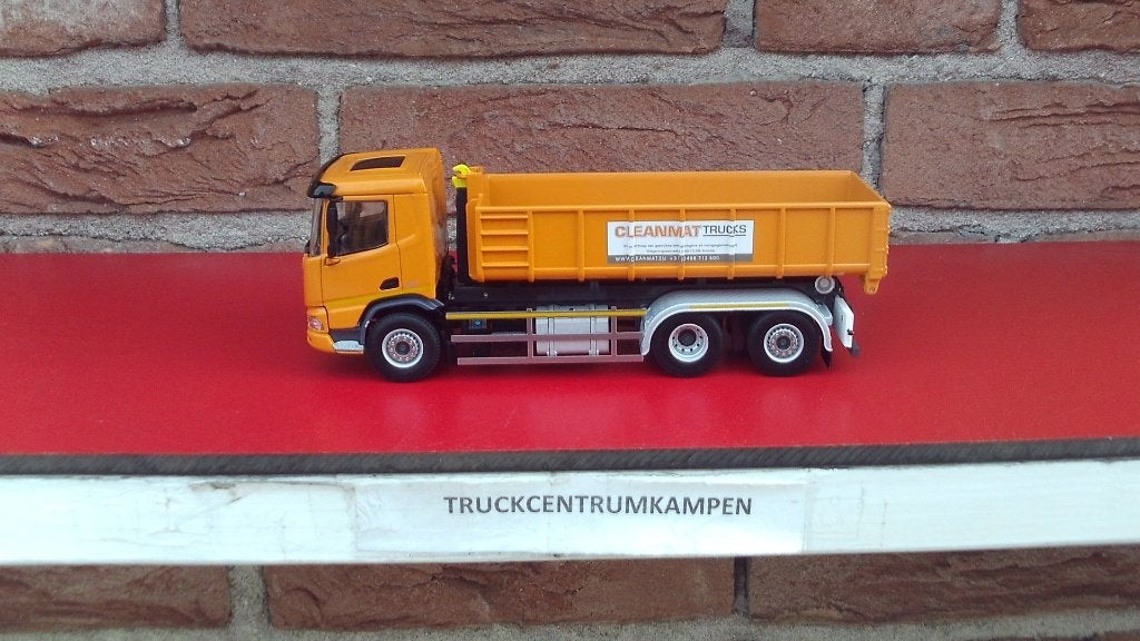 WSI  Daf  XD  DL  van  Clean  Mat  Trucks.