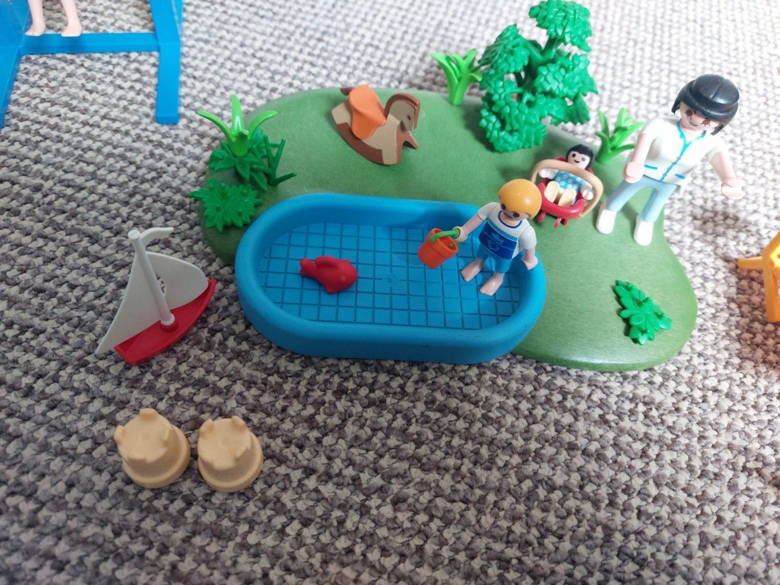 Playmobil: Diversen, poppetjes, dieren, zwembad, draaimolen, Ophalen of Verzenden
