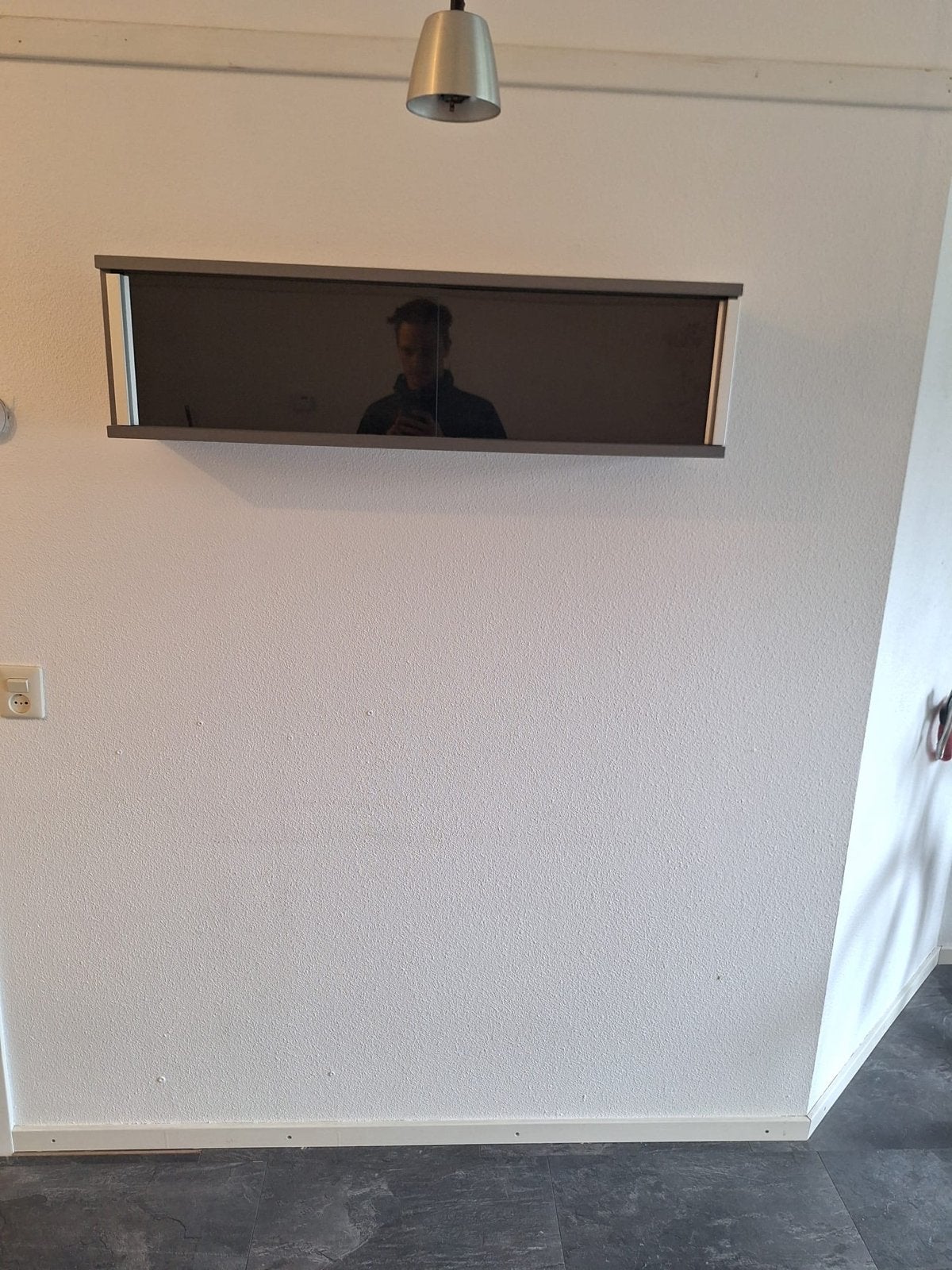 Moderne Ophang Vitrinekast met Glazen Deuren, Ophalen, Gebruikt, 100 tot 150 cm, Glas