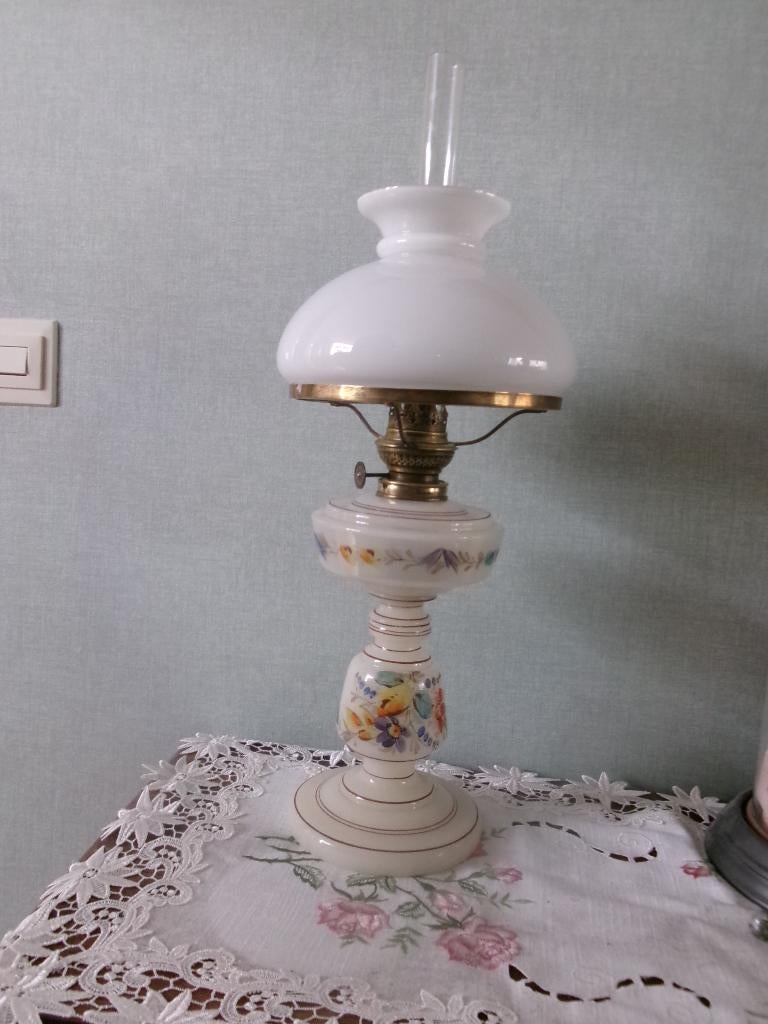 Staande glazen olie lamp, Antiek en Kunst, Antiek | Lampen, Ophalen of Verzenden