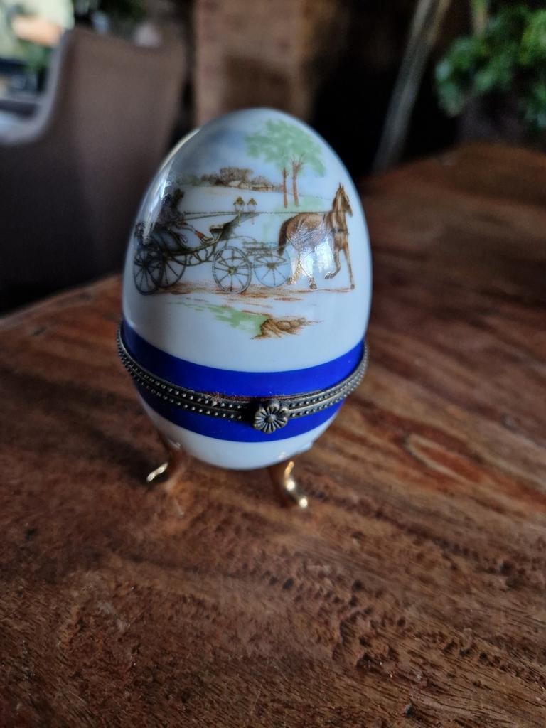 Porseleinen ei, Antiek en Kunst, Curiosa en Brocante, Ophalen of Verzenden