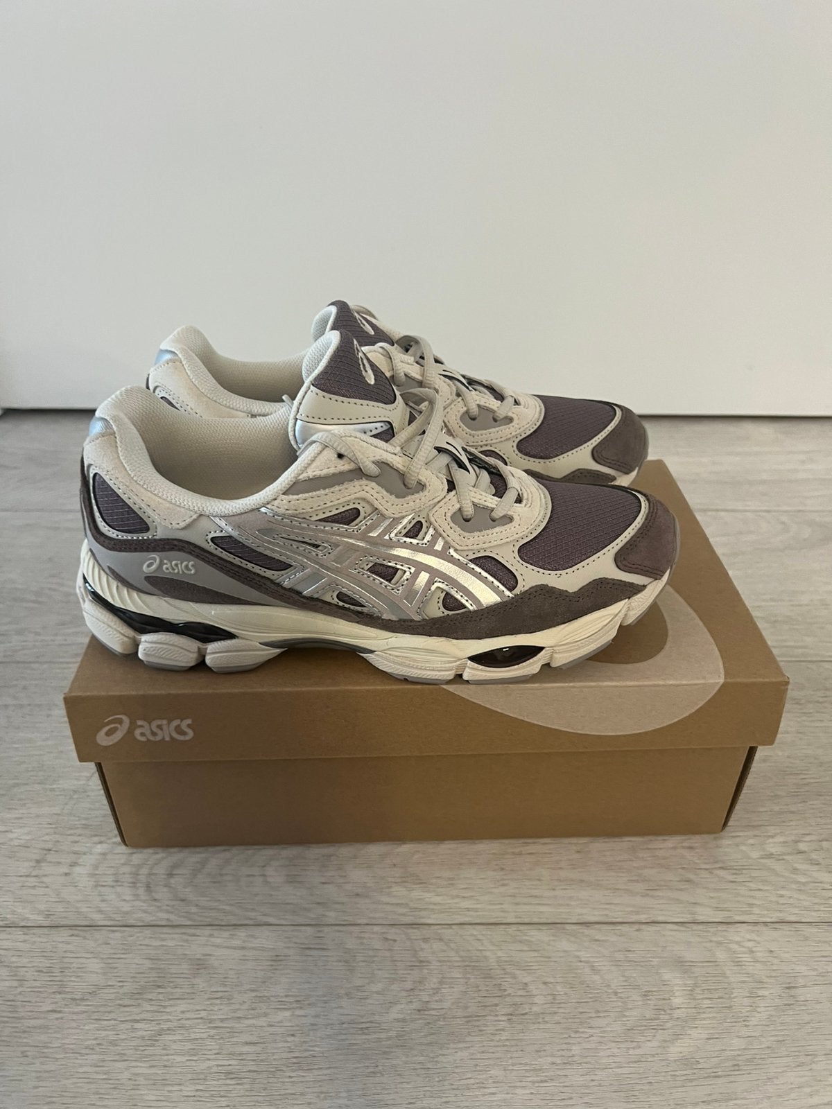 NIEUW ASICS GEL NYC, Bruin, Verzenden, Nieuw, Sneakers of Gympen