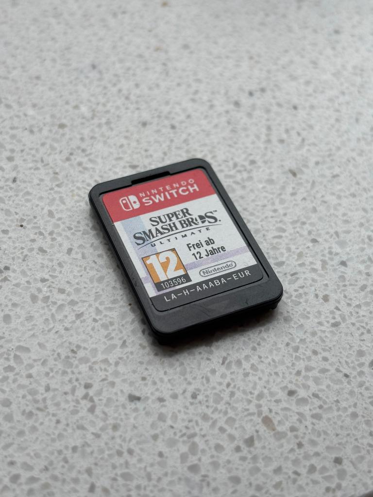 Super Smash Bros. Ultimate - Nintendo Switch, Spelcomputers en Games, Games | Nintendo Switch, Vechten, Ophalen of Verzenden, Zo goed als nieuw
