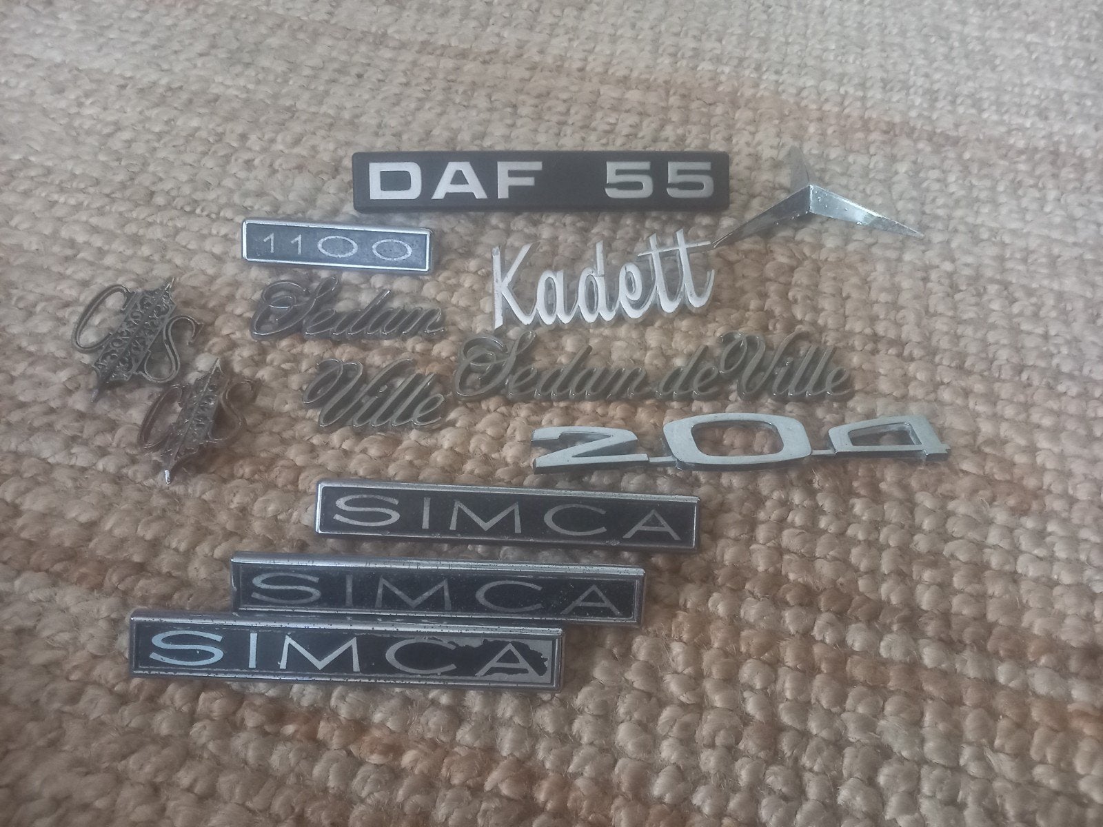 Diverse Auto Emblemen: DAF, Simca, Opel Kadett, Peugeot, Auto-onderdelen, Ophalen of Verzenden, Gebruikt, Overige automerken