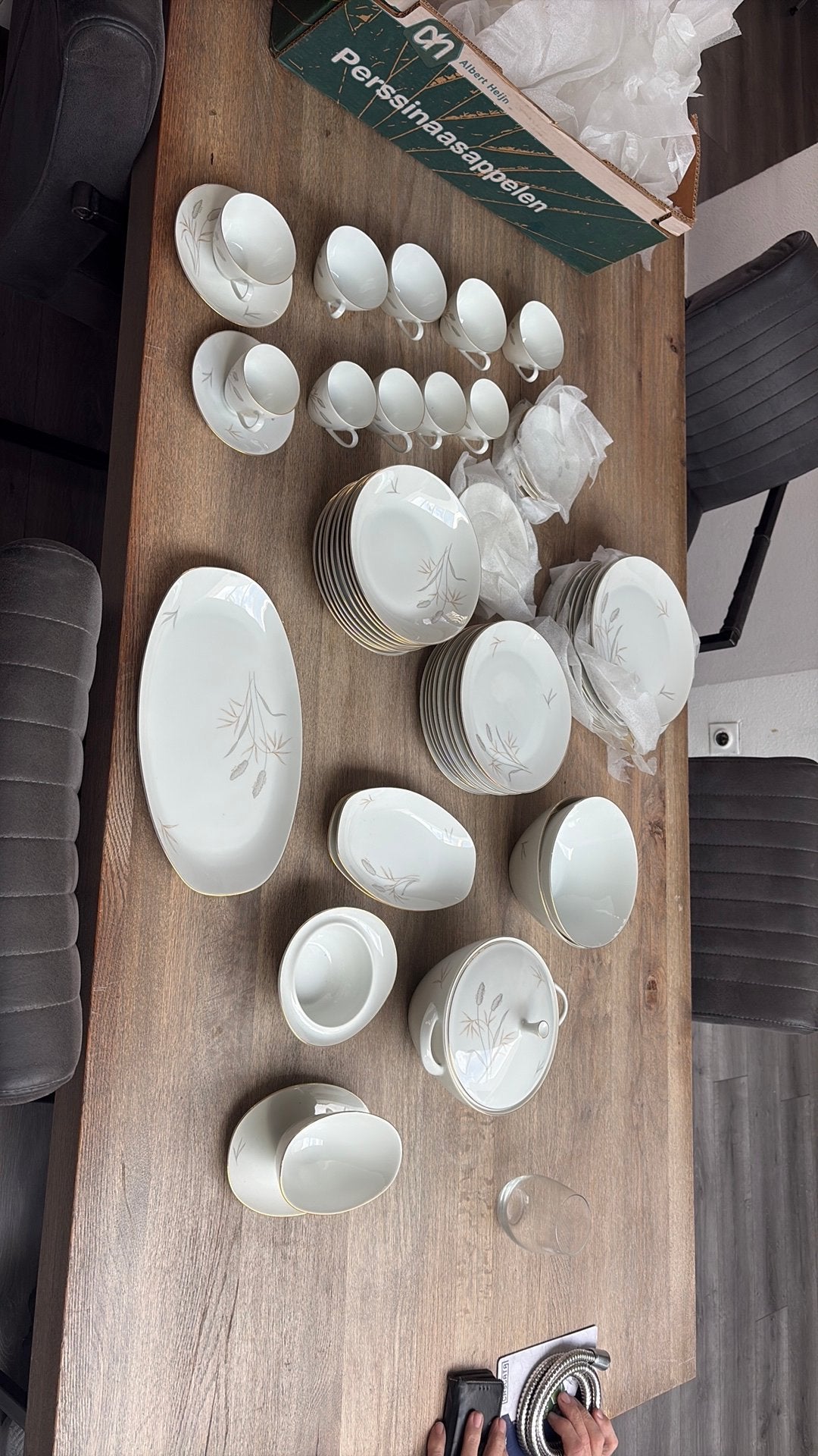 Vintage Arzberg servies met gouden rand – compleet servies, Antiek en Kunst, Ophalen
