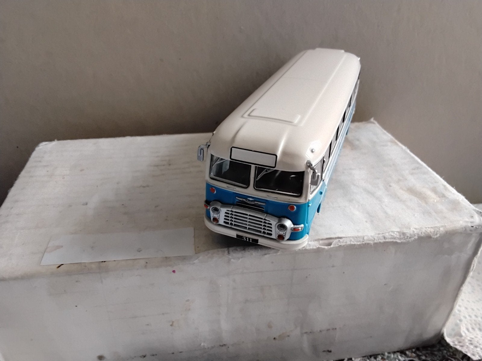 AUTOBUS  IKARUS    311     SCHAAL  1 : 72, Verzenden, Auto