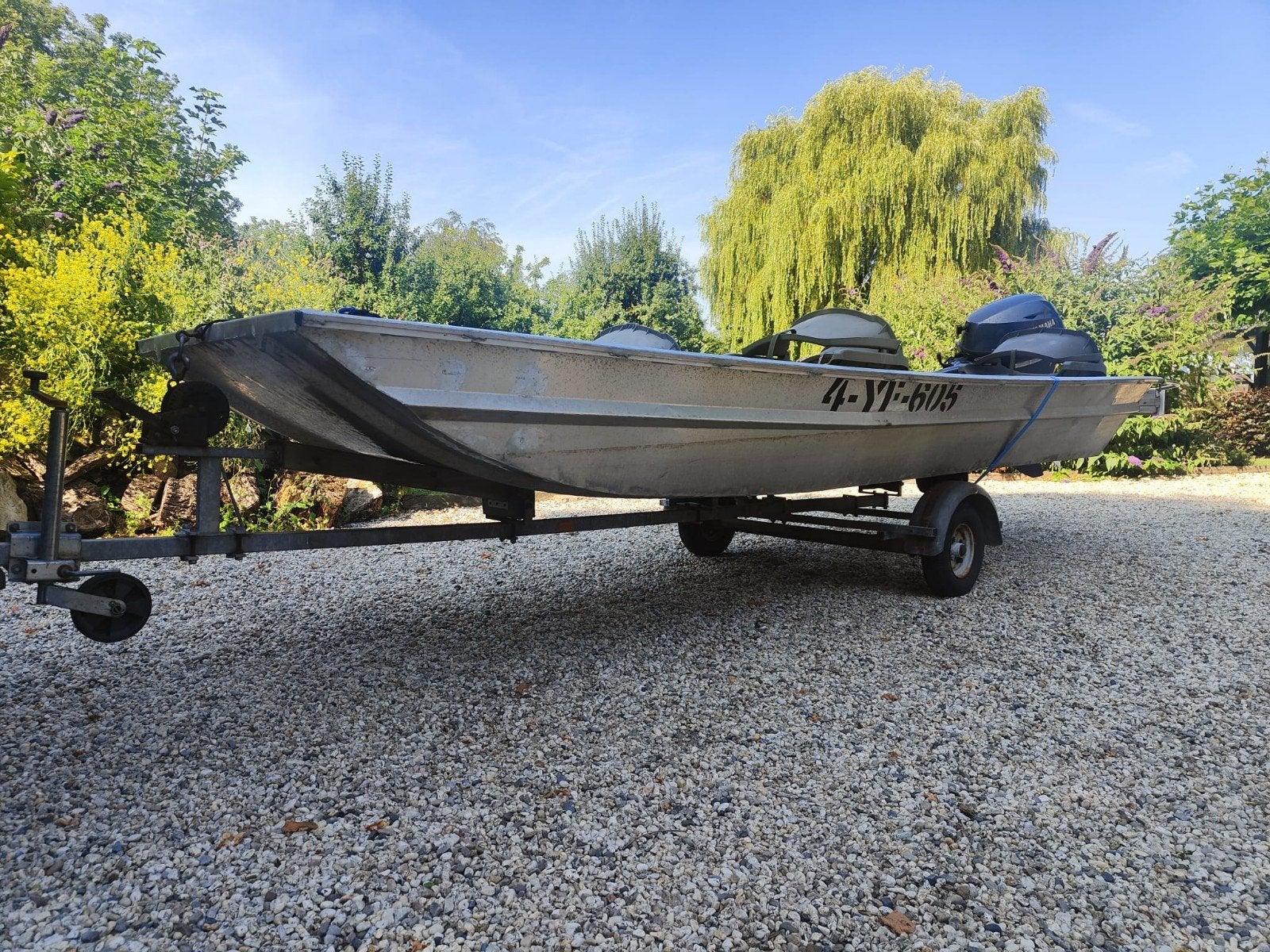 Aluminium boot met zgan 15pk Yamaha motor en trailer, Watersport en Boten, Motorboten en Motorjachten, Ophalen, Buitenboordmotor