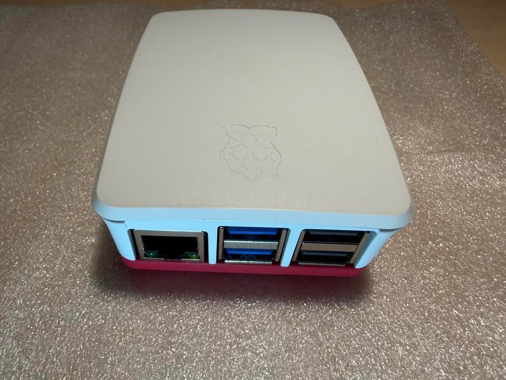 Raspberry Pi 5 4GB set met voeding, case en SD‑kaart, Computers en Software, Ophalen of Verzenden, Zo goed als nieuw