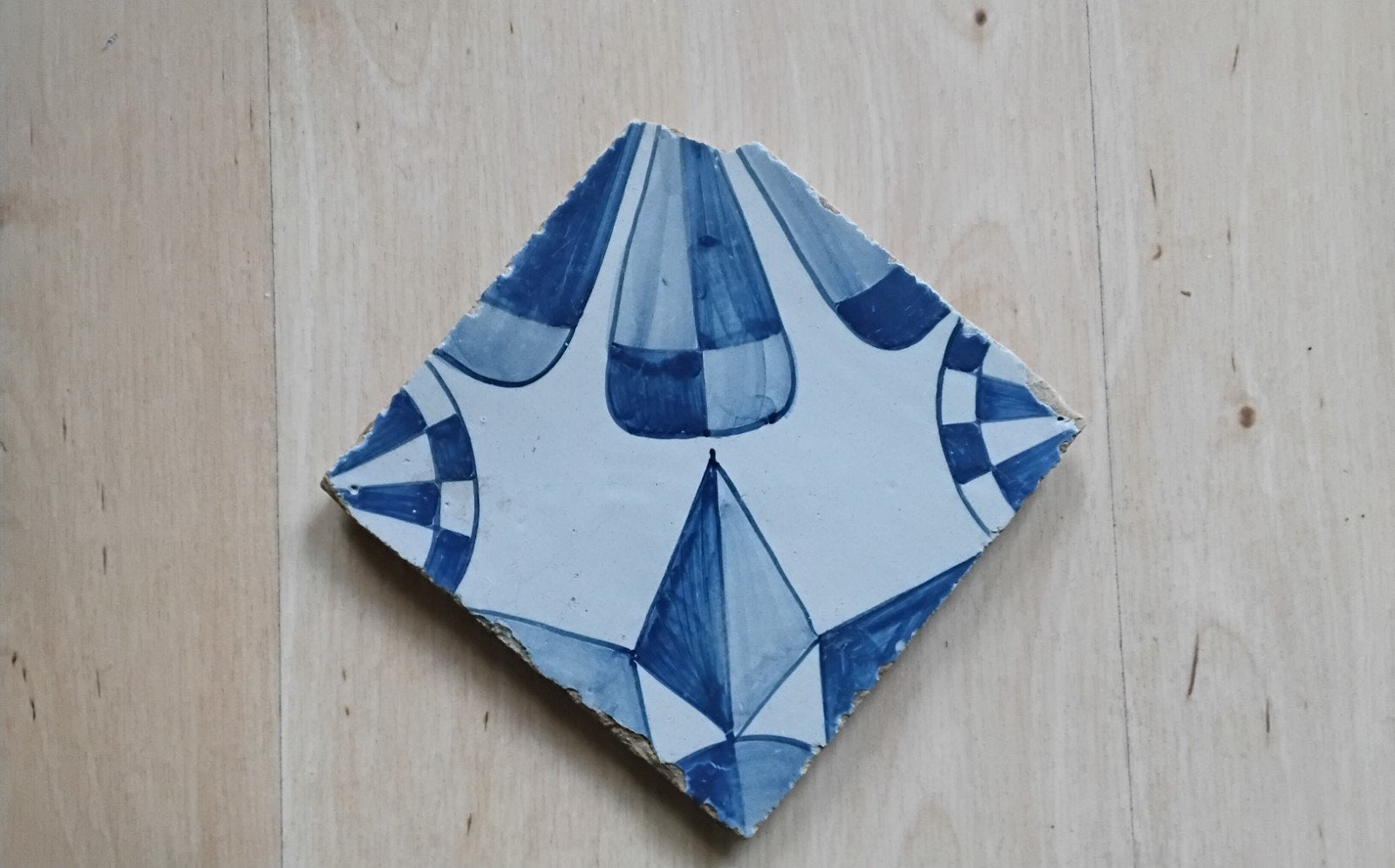 Antieke Rozenster Tegel met Hartjes - ca. 1780, Ophalen