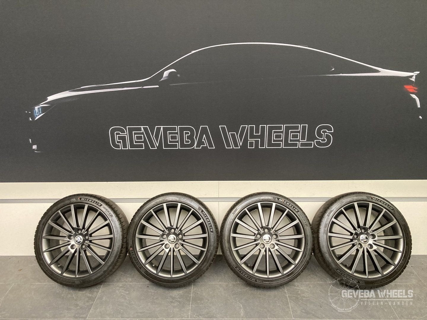 18” originele Skoda Octavia MK3 5E velgen + banden 5x112 5E0, 18 inch, Gebruikt, -, -