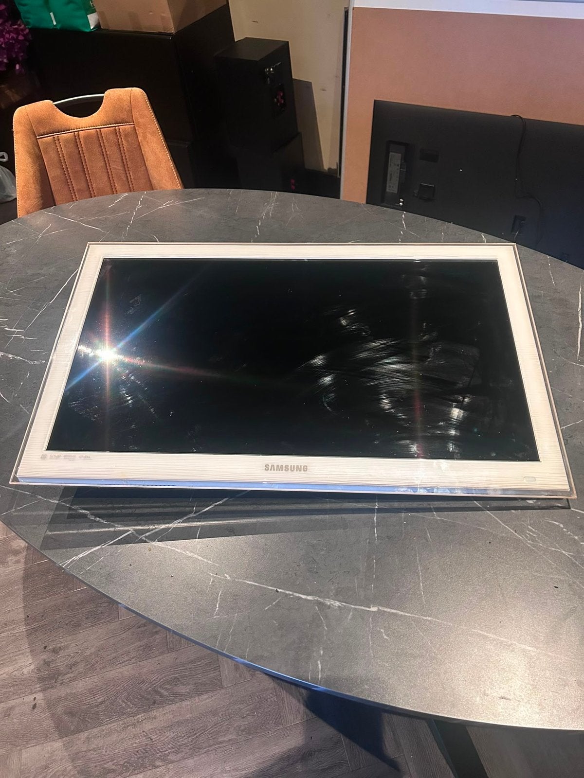 Samsung 28 inch TV met muurbeugel, Ophalen, Gebruikt, 50 Hz, Samsung