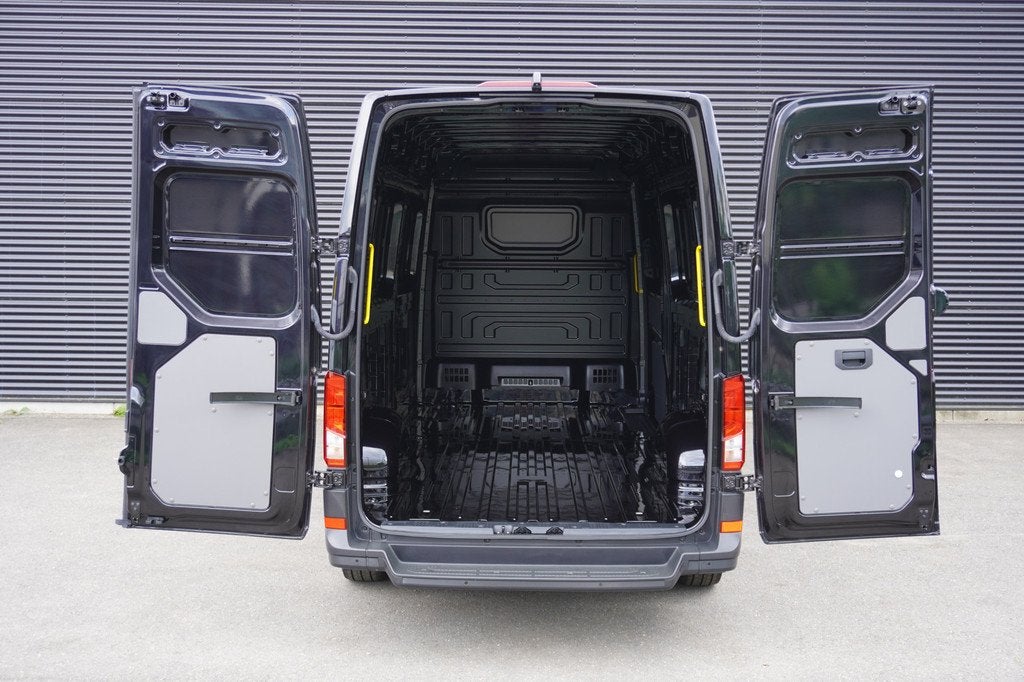 Volkswagen Crafter 180pk Automaat L4H3/L3H2 Facelift LED App, Auto's, Bestelauto's, Automatische klimaatregeling, Gebruikt, Volkswagen