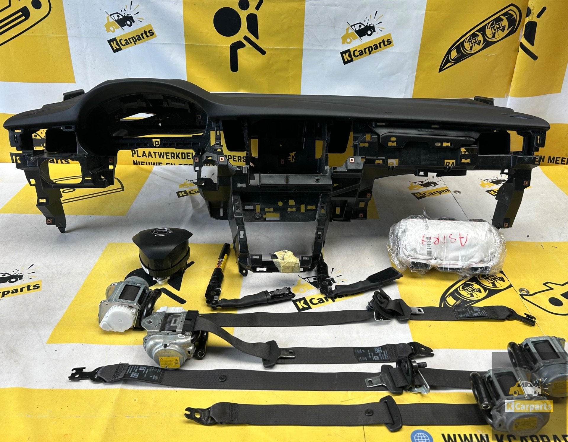 Airbagset Opel Astra K Compleet Dashboard set, Auto-onderdelen, Info@fabrikant.eu, Fabrikantstraat 1
1000 AA  Amsterdam, NL, Opel