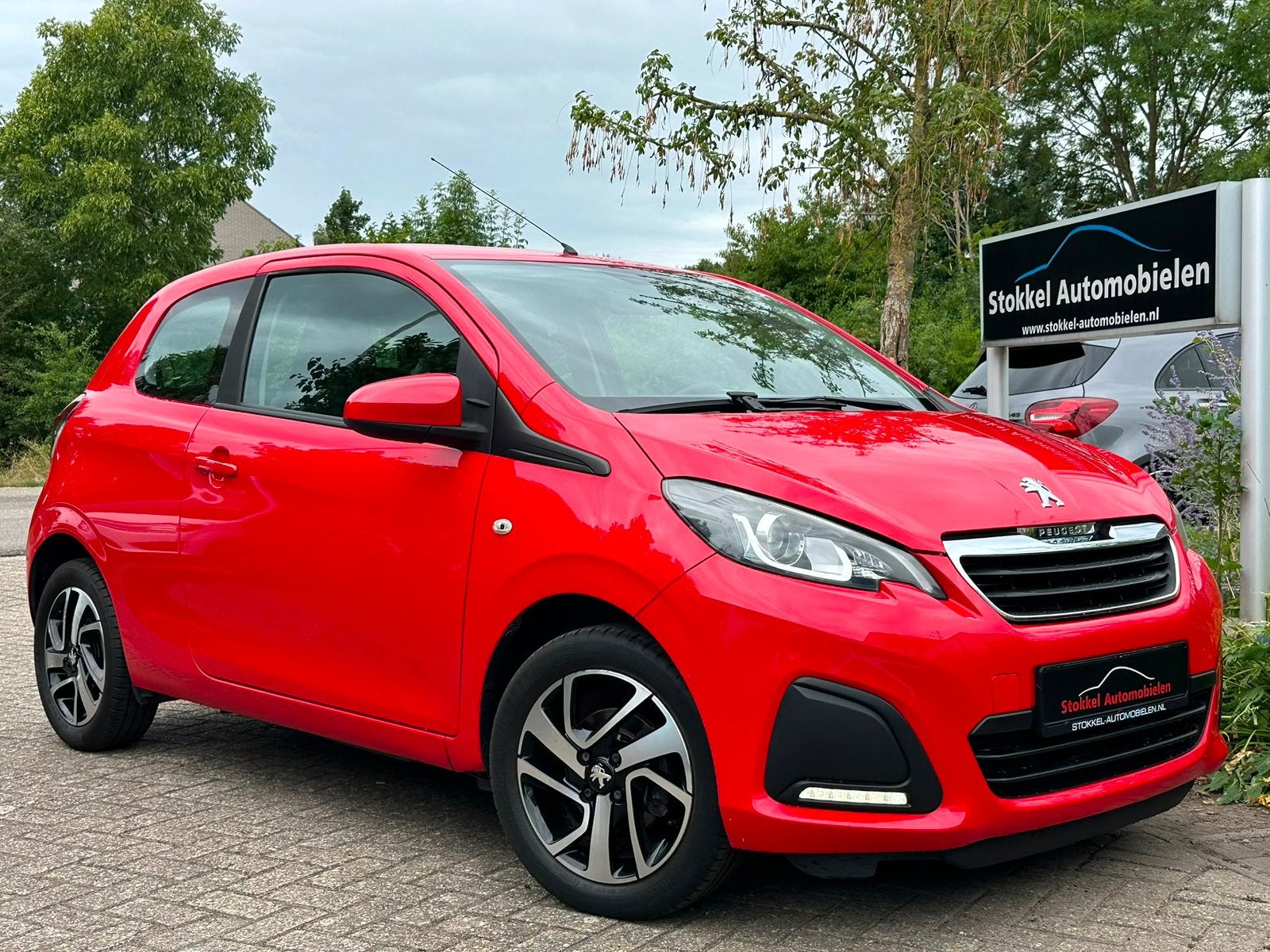 Peugeot 108 1.0 e-Vti Active 2014 Rood✅, Voorwielaandrijving, Stof, Zwart, 4 cilinders