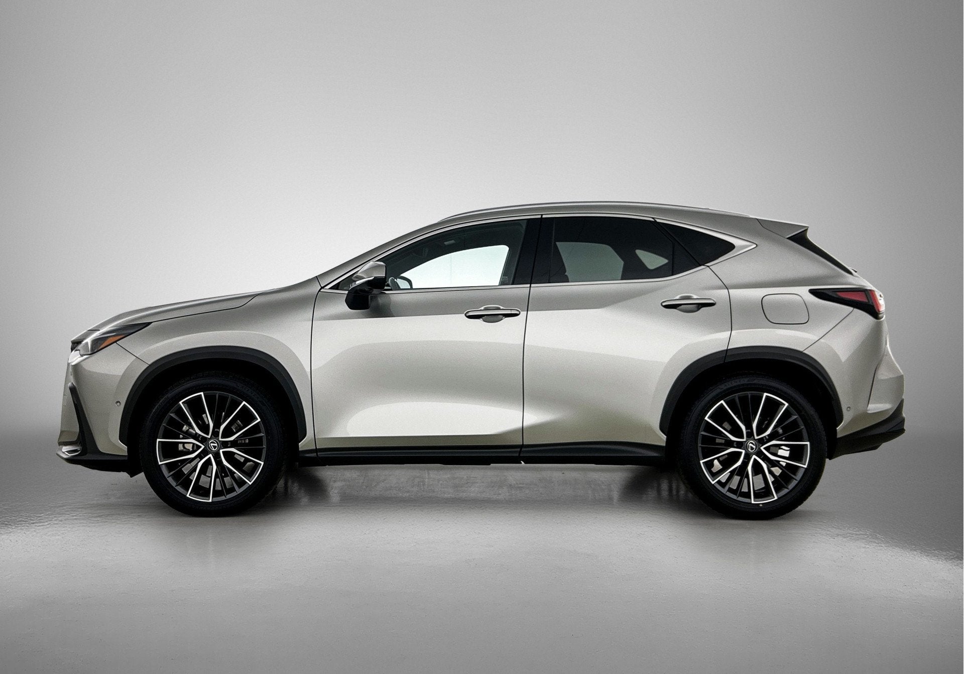Lexus NX 350h AWD President Line | BTW | Mark Levinson | Roo, Euro 6, 4 cilinders, Vierwielaandrijving, Hybride Elektrisch/Benzine