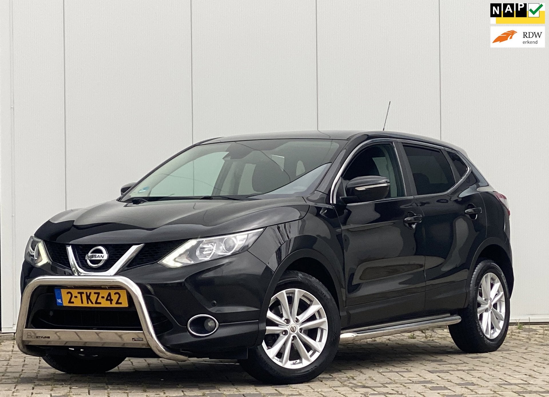 Nissan Qashqai 1.2 Connect Edition panorama navi camera in t, Auto's, Voorwielaandrijving, Gebruikt, 4 cilinders, 116 pk