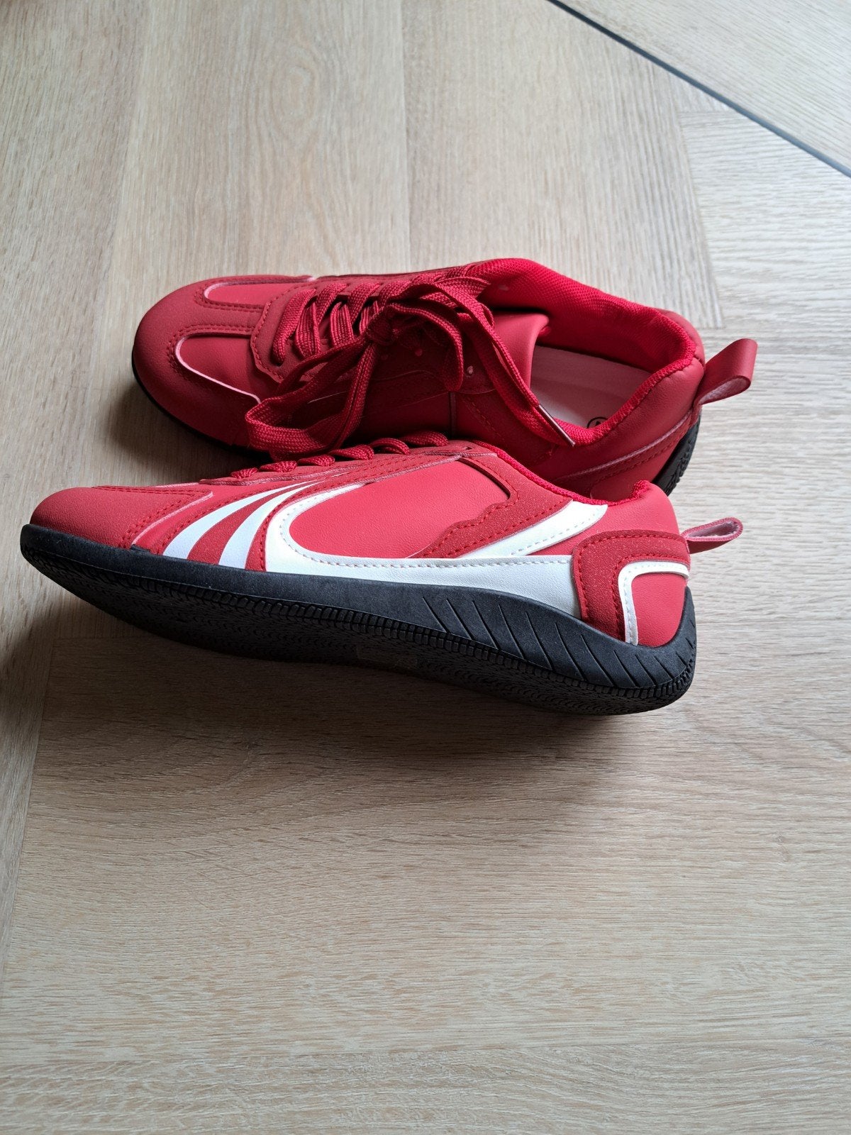 SNEAKERS NIEUW MAAT 37 KLEUR ROOD, Ophalen of Verzenden, Nieuw, Rood, Sneakers of Gympen