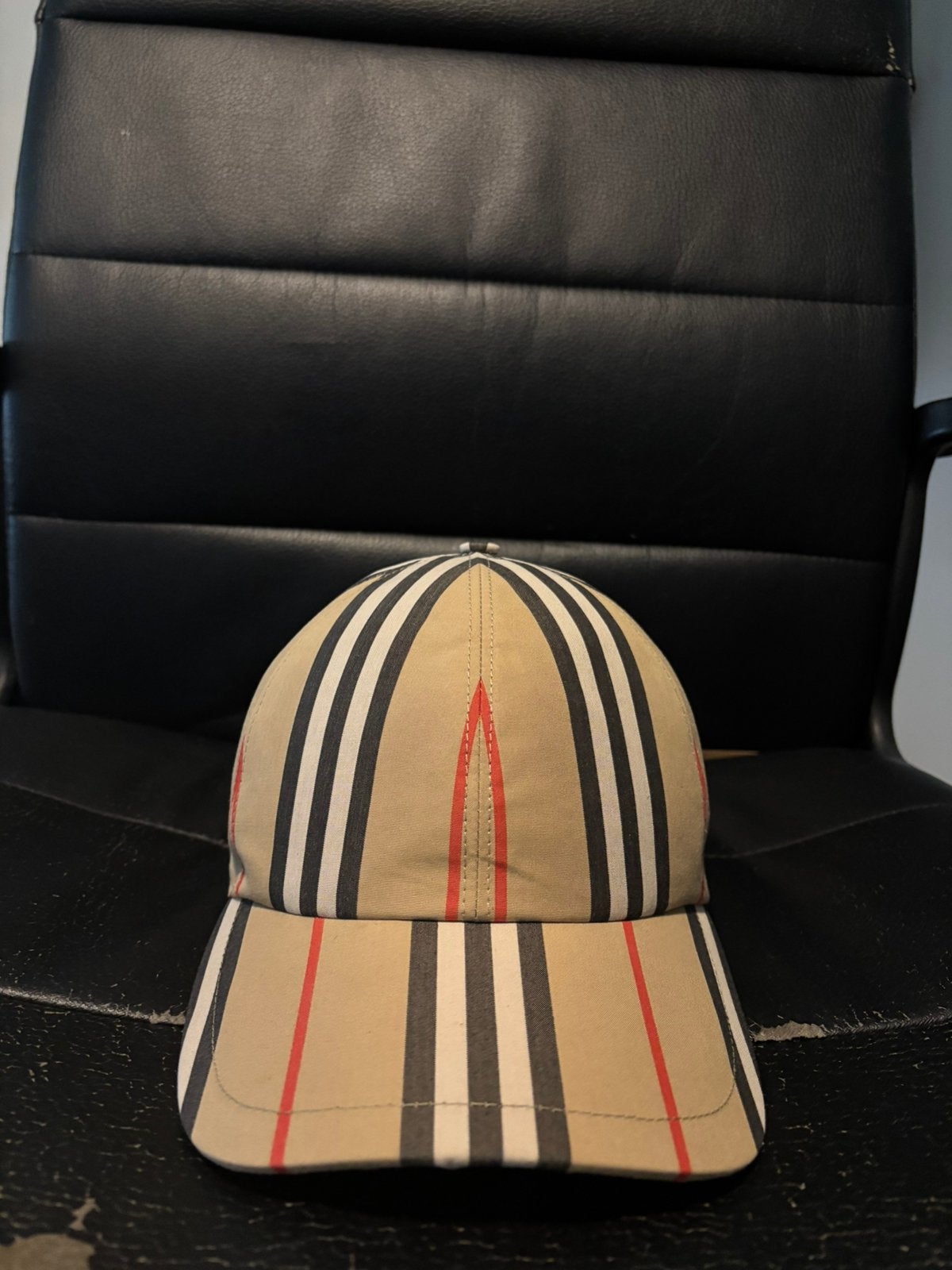 Burberry Baseball Cap , Maat m met prijskaartje, Ophalen of Verzenden, Zo goed als nieuw