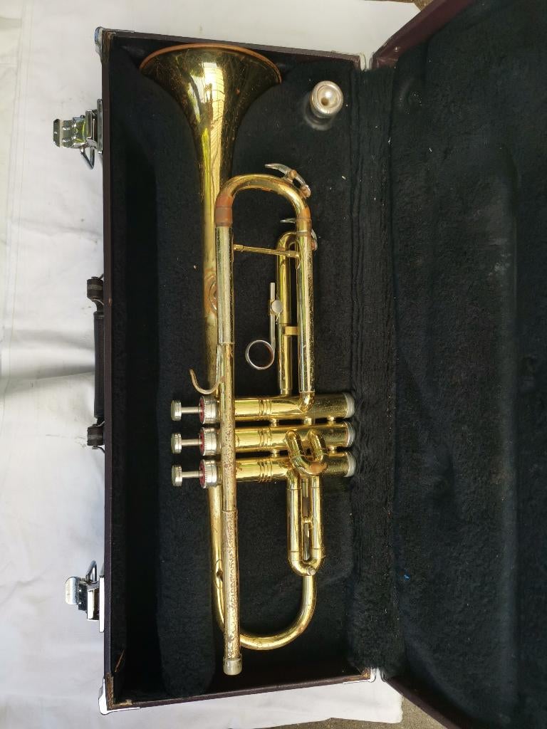 CONN Director trompet, Muziek en Instrumenten, Ophalen of Verzenden, Gebruikt, Bes-trompet, Met koffer