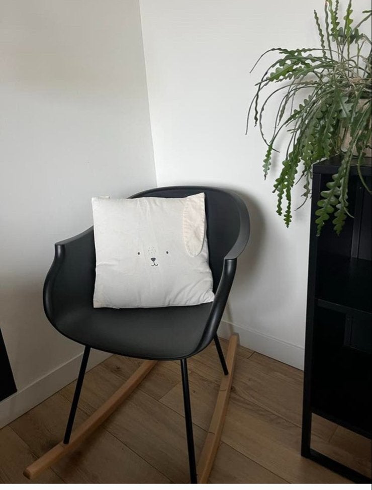 Zwarte schommelstoel met houten onderstel, Huis en Inrichting, Stoelen, Ophalen, Gebruikt, Zwart, Eén