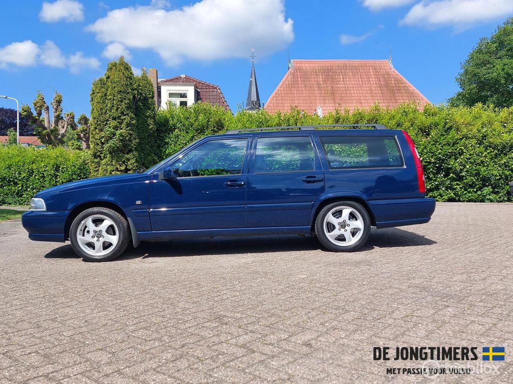 Volvo V70 2.4 Europa Exclusive Lees aub tekst, Gebruikt, 1436 kg, Blauw, Stoelverwarming