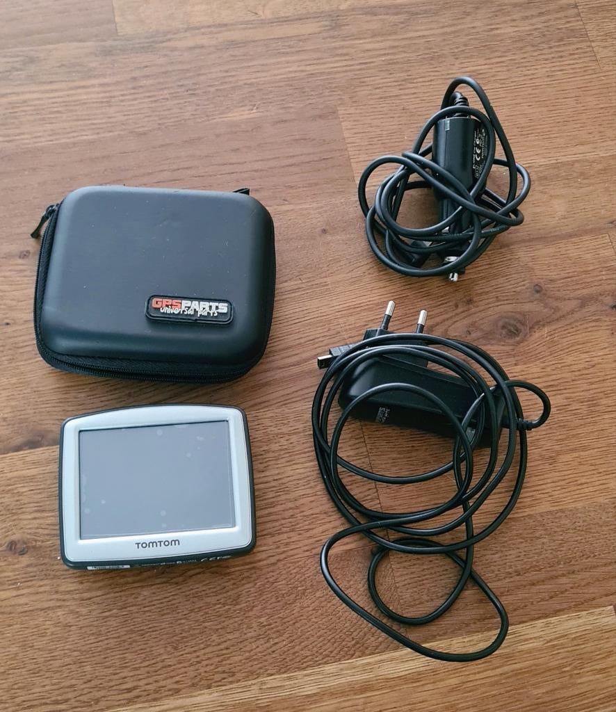 TomTom navigatiesysteem met accessoires en hoes, Auto diversen, Autonavigatie, Ophalen of Verzenden, Gebruikt