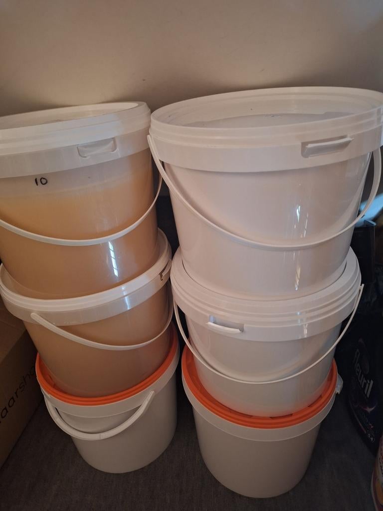 Zuivere honing van de imker per kg./ emmer, Diversen, Levensmiddelen, Ophalen of Verzenden