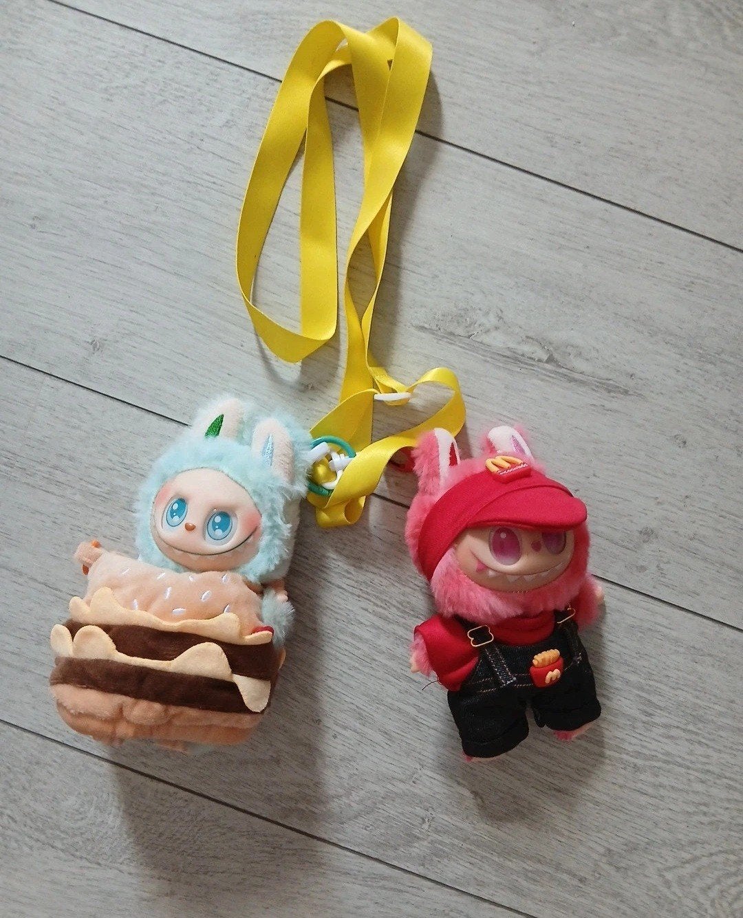 Labubu knuffel sleutelhanger set van 2, Overige merken, Overige karakters, Overige typen, Ophalen of Verzenden