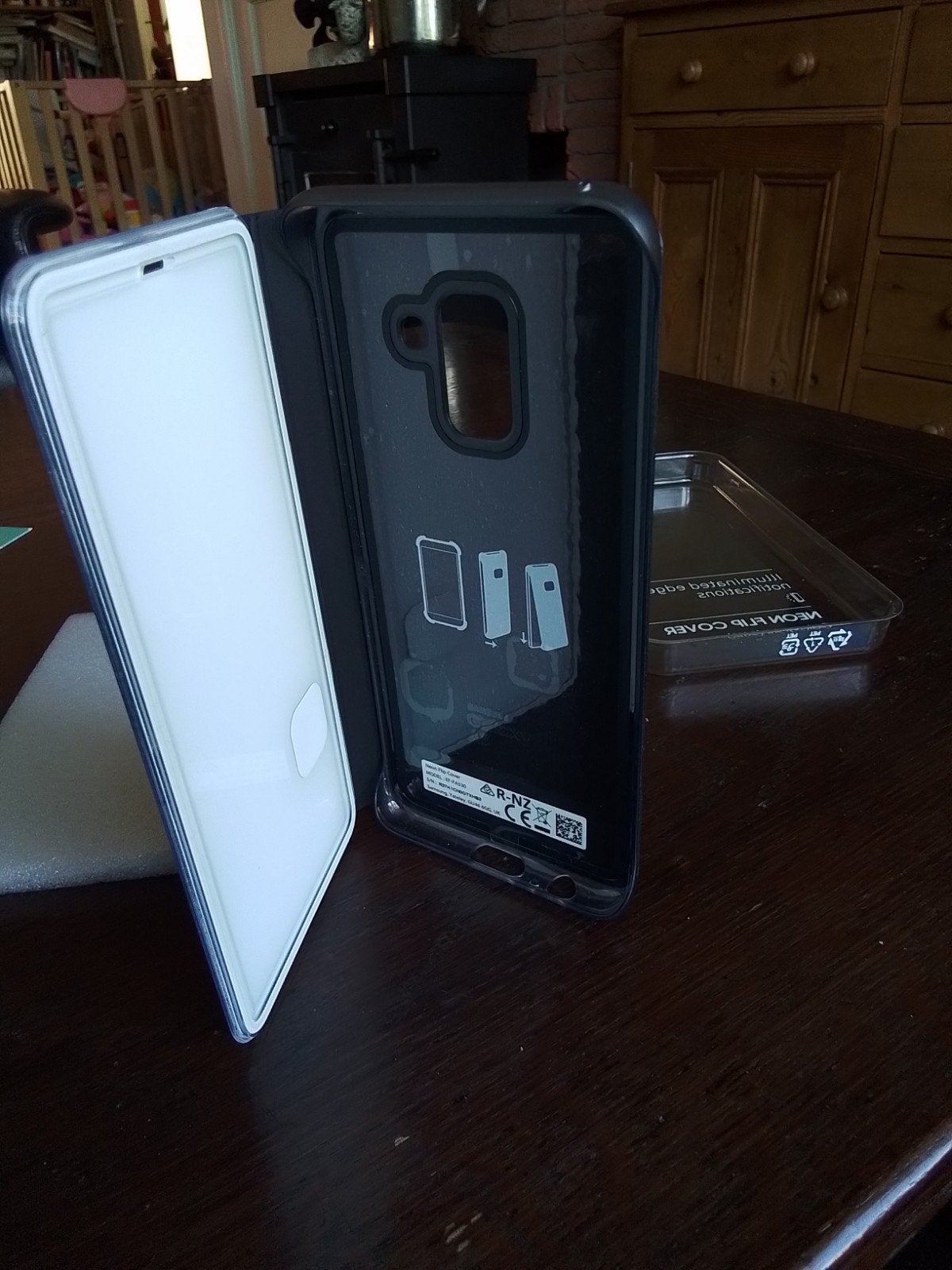 Samsung Neon Flip Cover voor Galaxy A8 (2018) - telefoonhoes, Ophalen of Verzenden